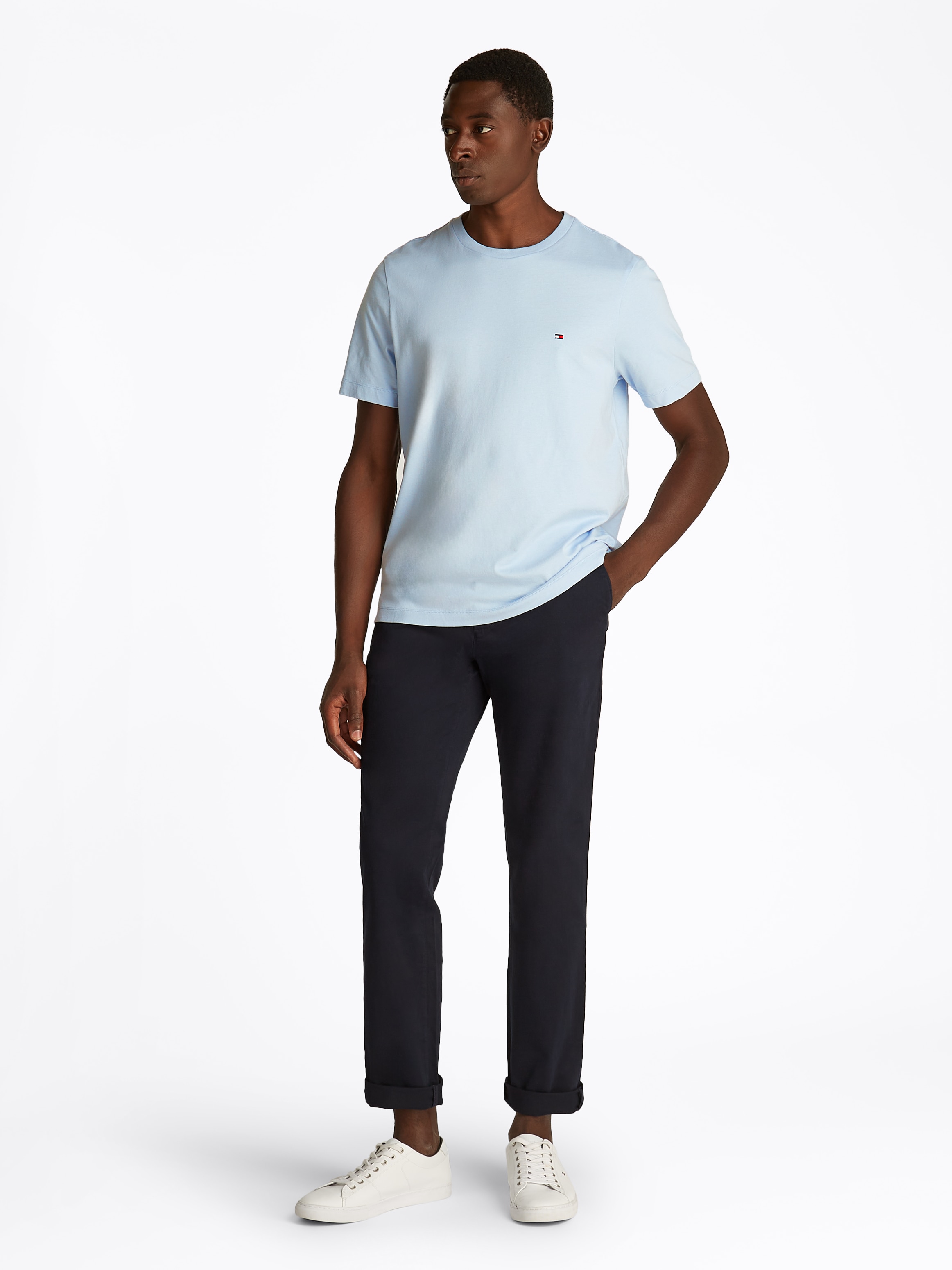 Tommy Hilfiger T-Shirt »ESSENTIAL REG FIT SOLID TEE«, mit Rundhalsausschnitt