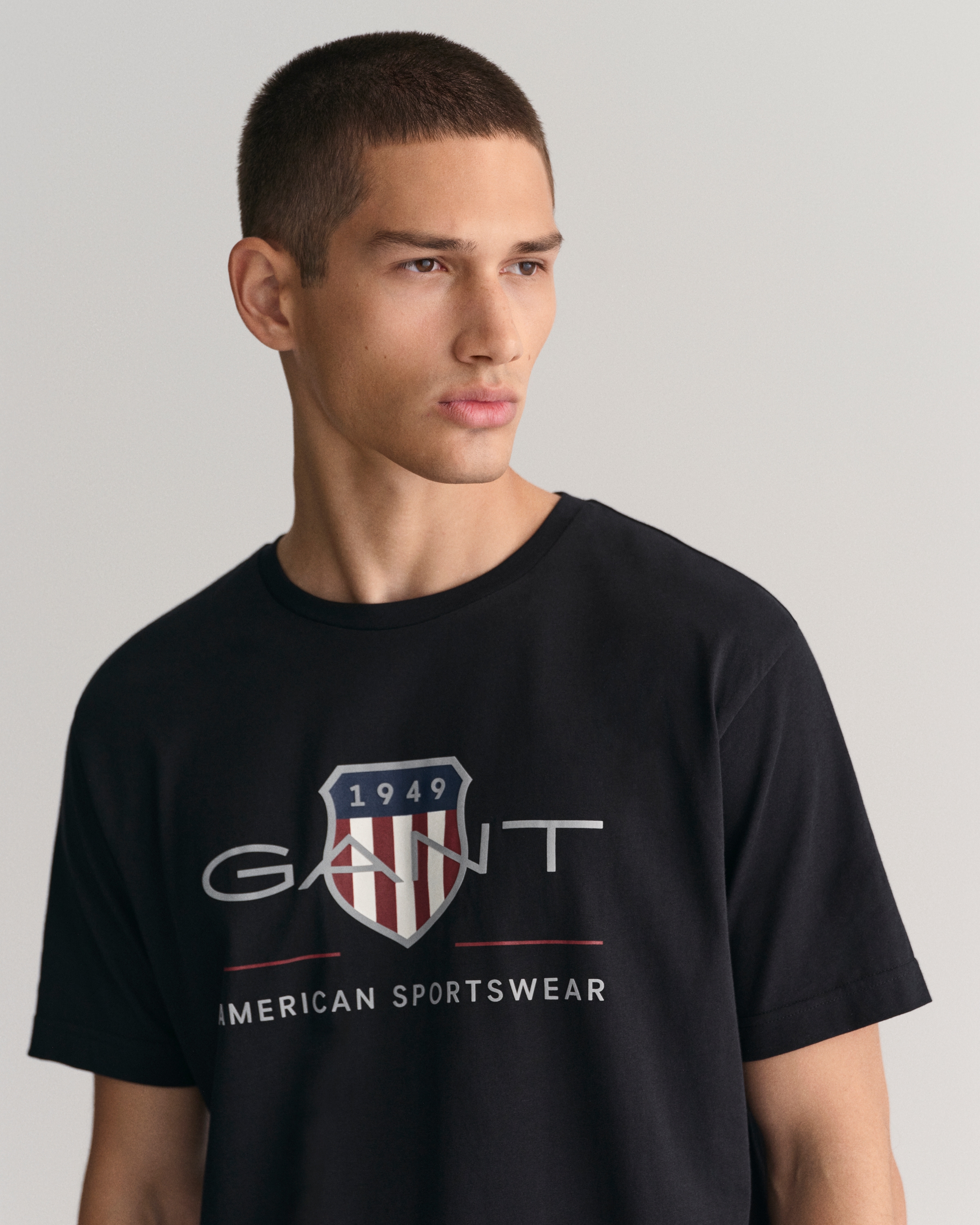 Gant T-Shirt »REG ARCHIVE SHIELD SS T-SHIRT«, mit Logodruck auf der Brust