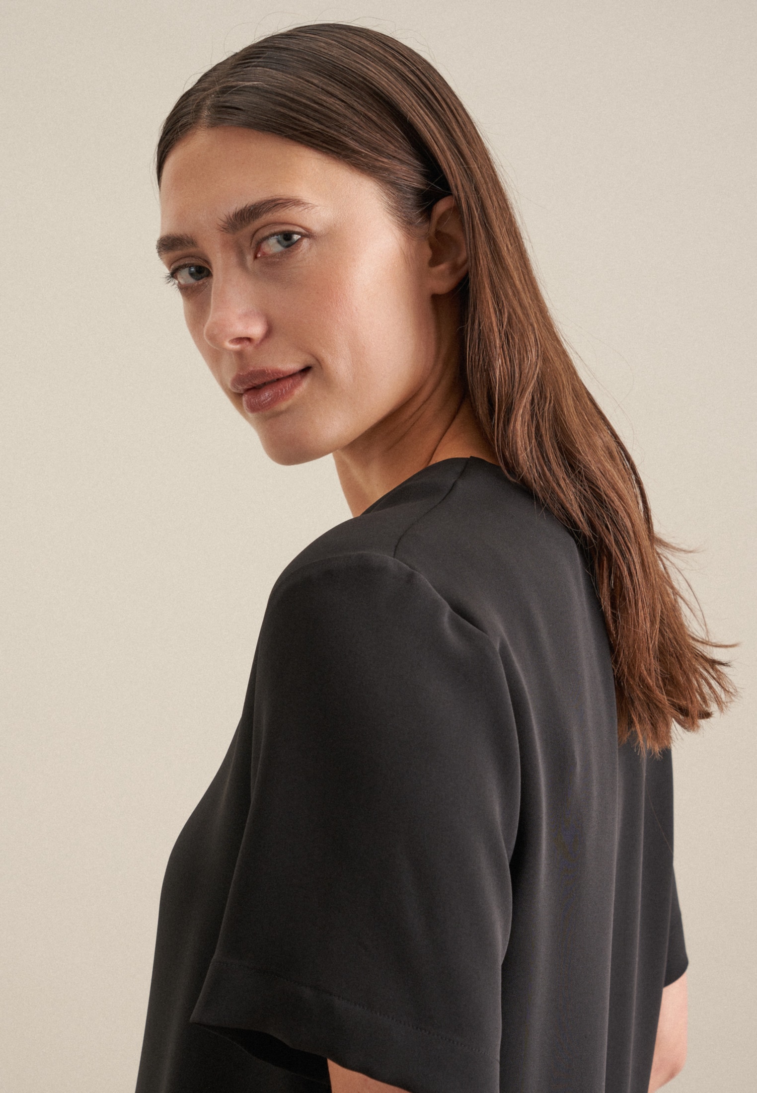 seidensticker Shirtbluse »Schwarze Rose«, Kurzarm V-Neck Uni