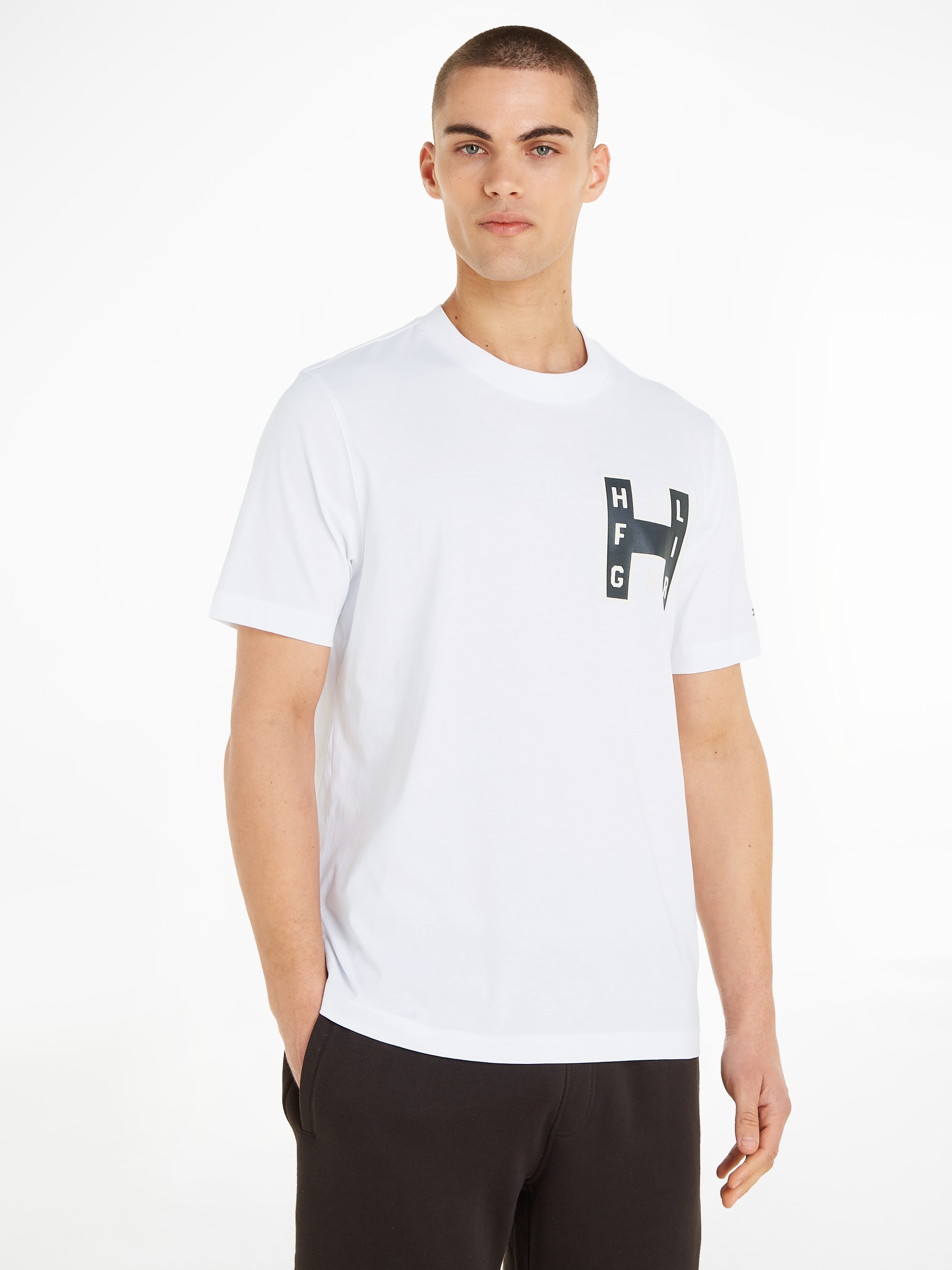 Kurzarmshirt »VARSITY H TEE«, mit grossem Hilfiger Druck auf der Brust