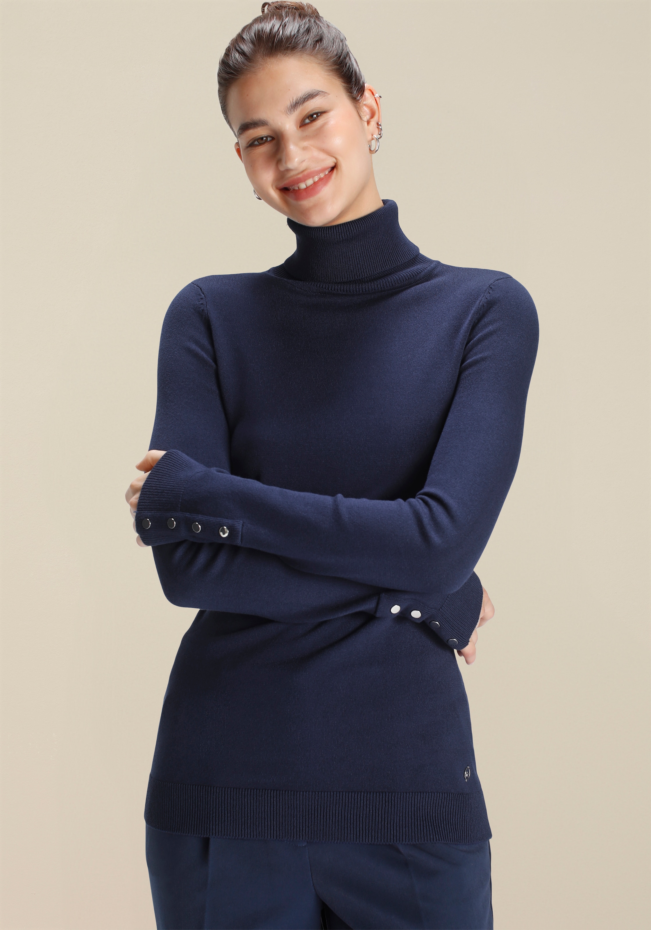 Image of Tamaris Rollkragenpullover "aus angenehmer Viskosemischung" in enger Form mit Knopfdetails