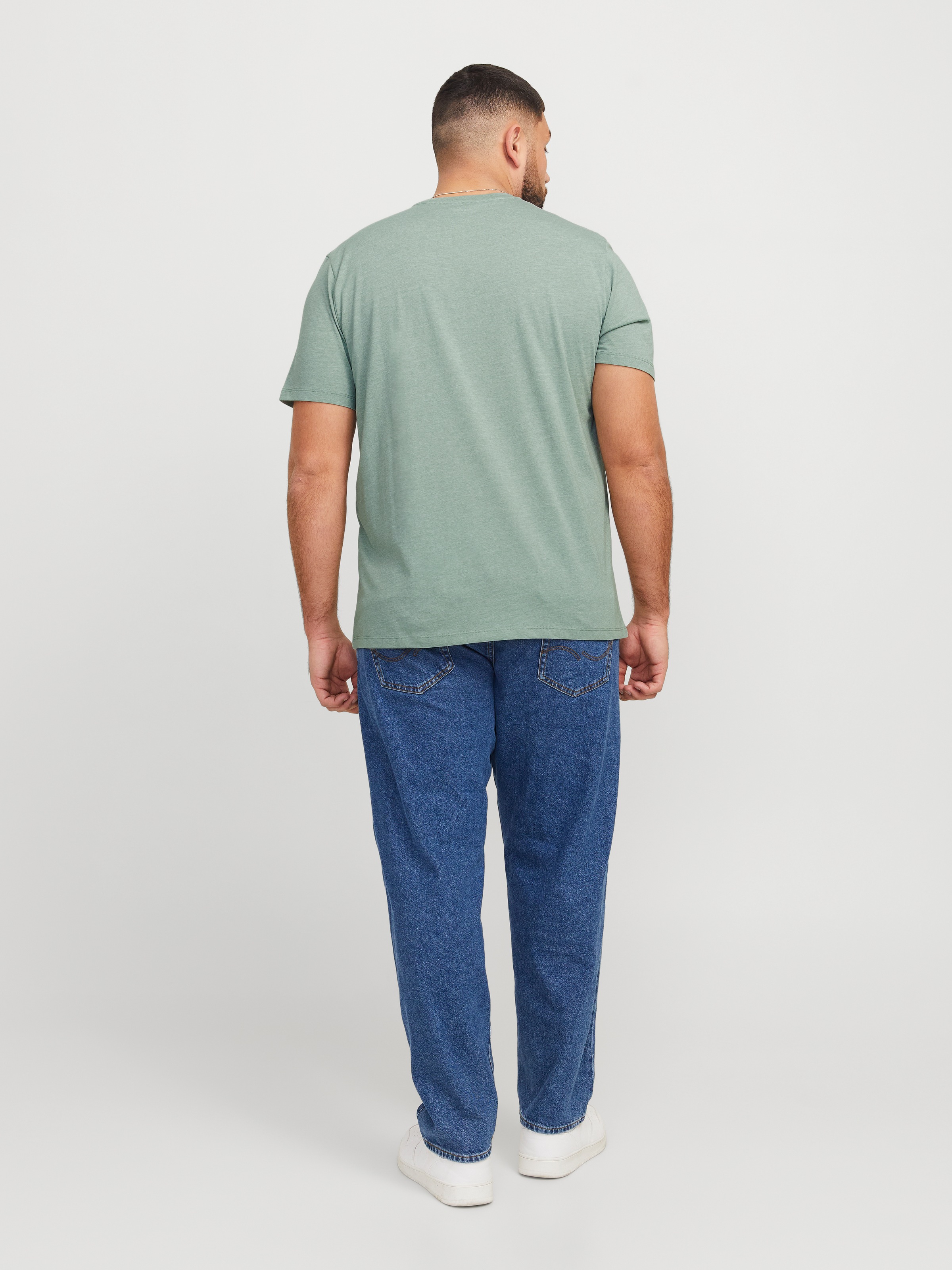 Jack & Jones PlusSize T-Shirt »JJEPAULOS TEE SS CREW NECK NOOS PLS«, mit Logo Stickerei