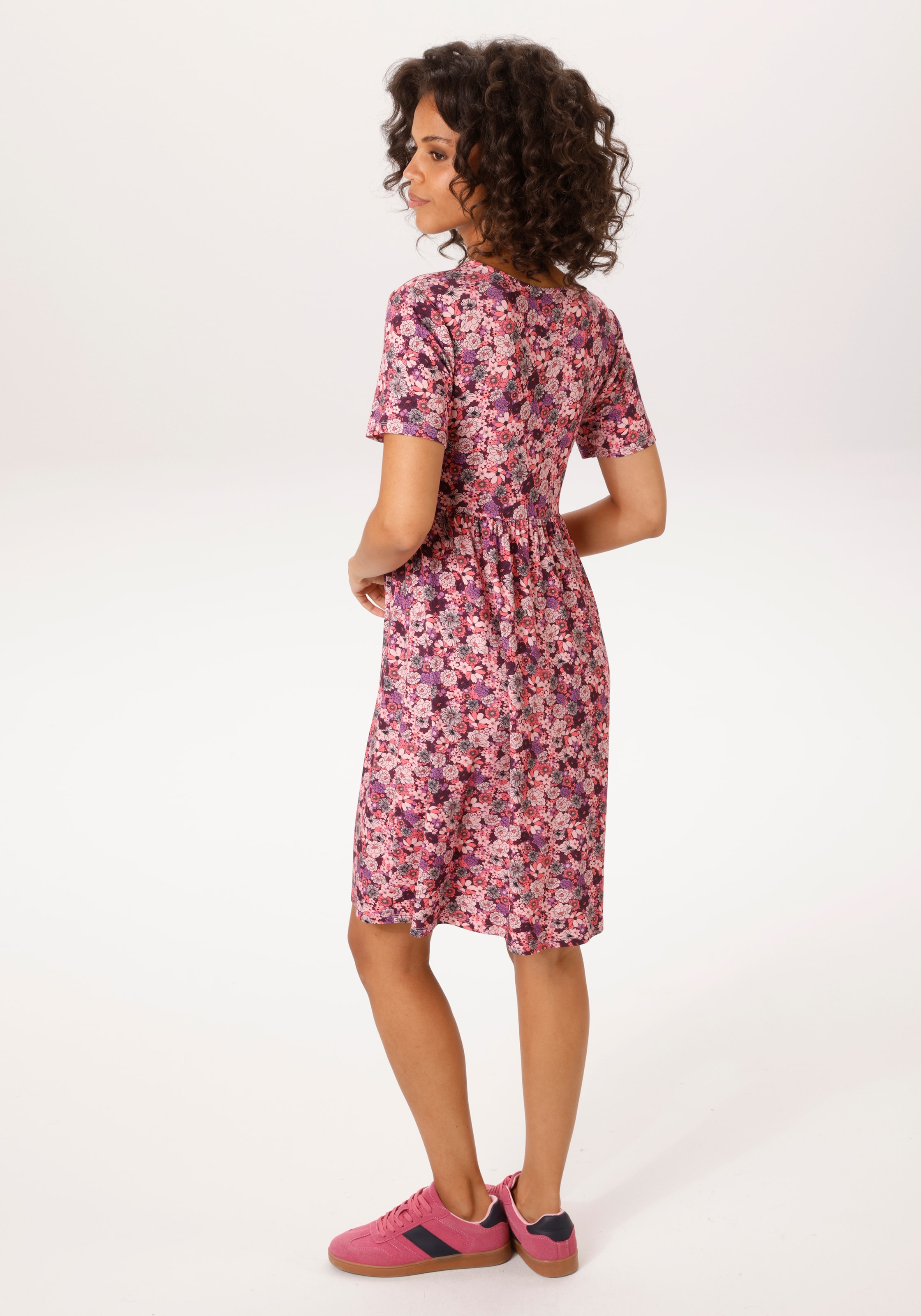 Aniston CASUAL Sommerkleid allover mit grafischen Blüten bedruckt - NEUE KOLLEKTION