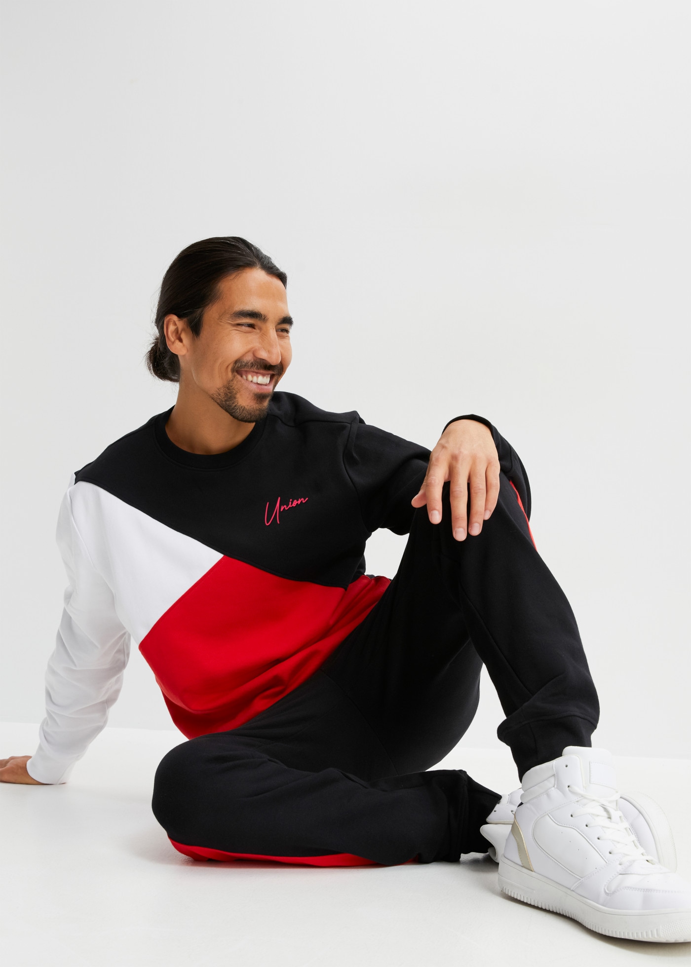 bonprix Jogginganzug mit Rundhals-Sweatshirt und Jogginghose, innen weich angeraut