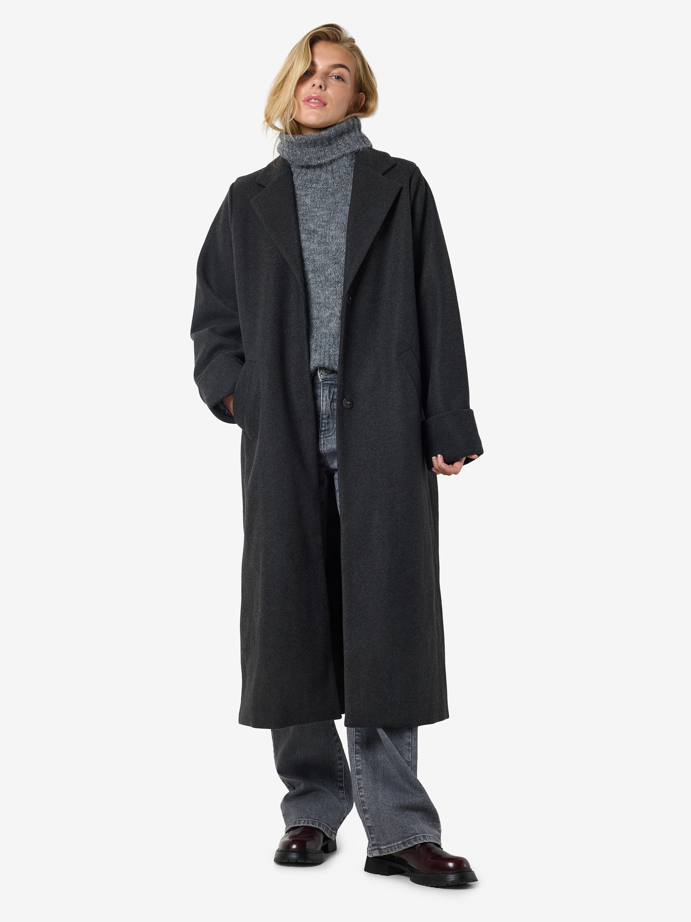Image of Noisy may Langmantel "NMCADDY L/S LONG COAT FWD NOOS" Kunstfaser, loose fit