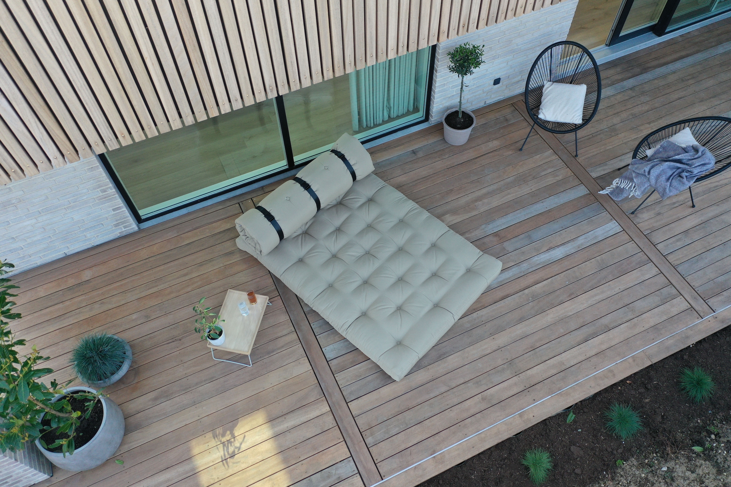 Karup Design Canapé de salon »BUCKLE-UP Sofa out™, Loungesofa in Schlafplatz verwandelbar« Convient pour l’extérieur, résistant à la saleté et à l’eau, fabriqué en Europe