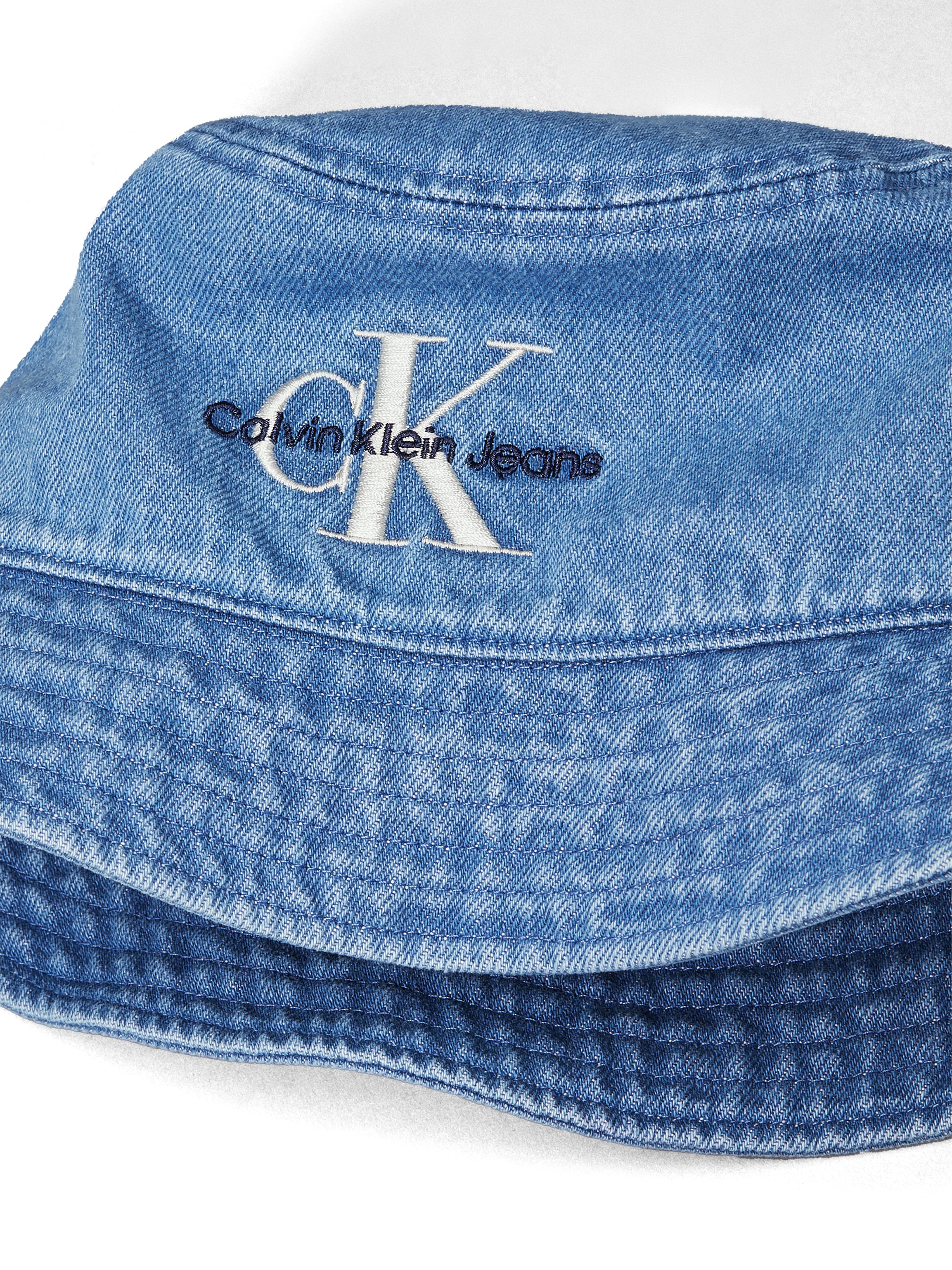 Calvin Klein Fischerhut »MONOLOGO EMBROIDERY DENIM BUCKET« Mit Markenlabel auf der Vorderseite