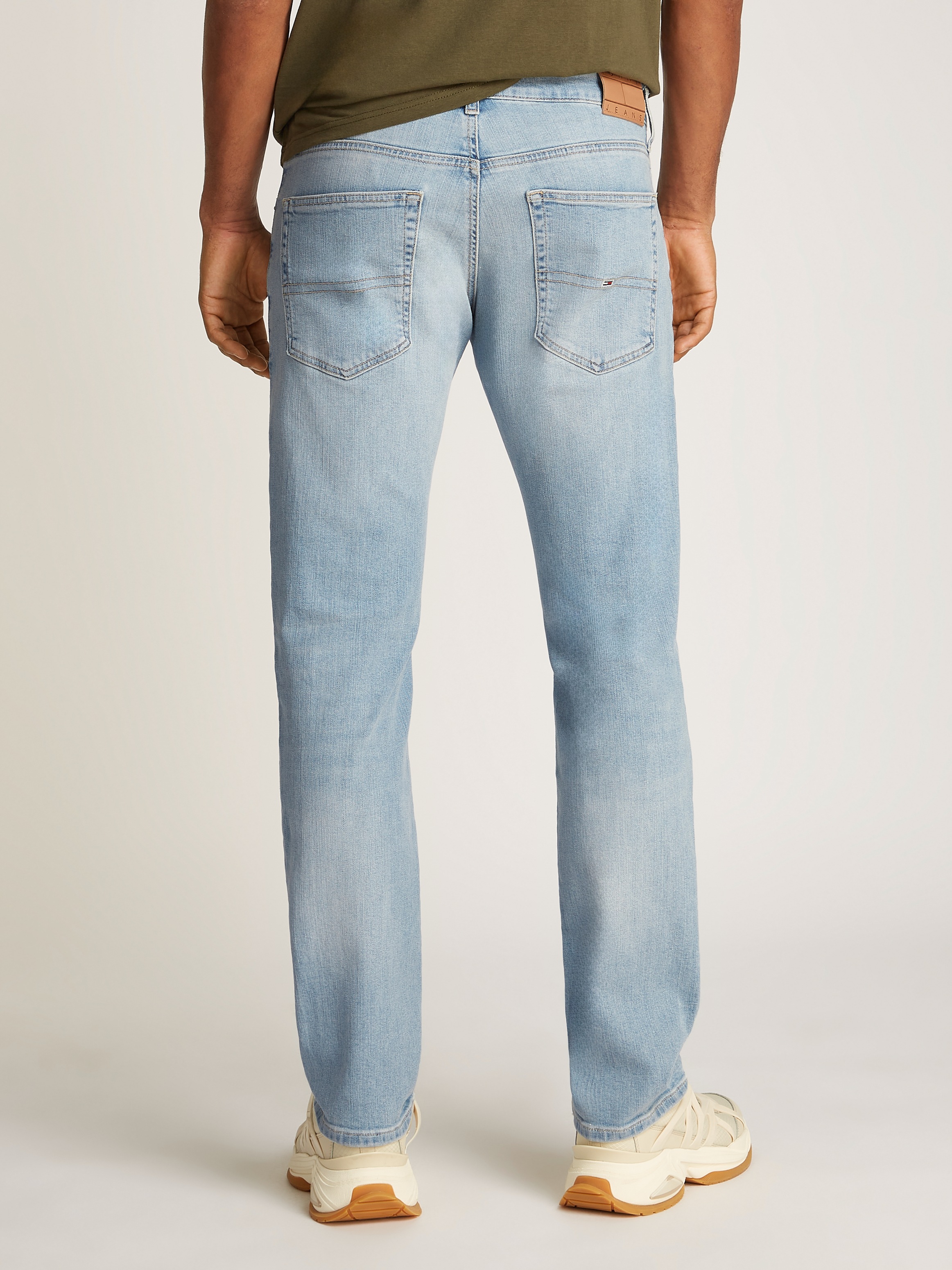 Tommy Jeans Slim-fit-Jeans »SCANTON SLIM«, mit Logoprägung