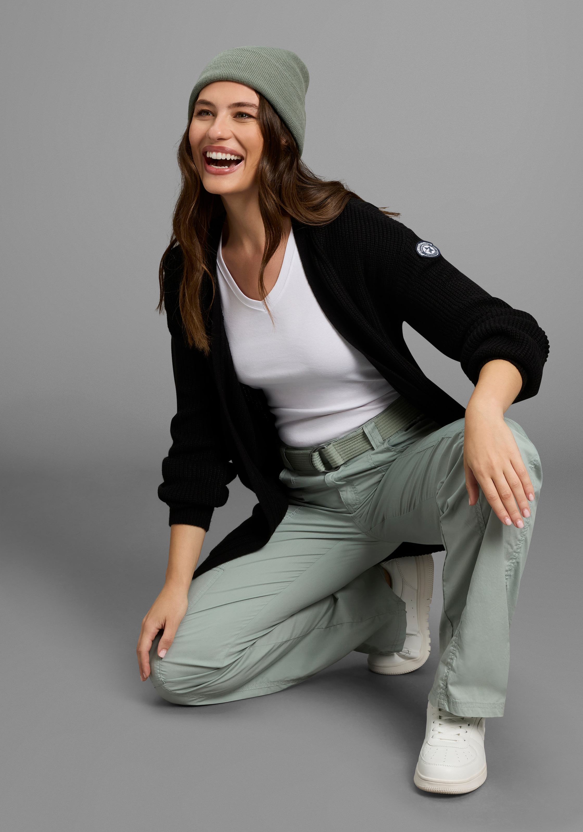 KangaROOS Strickjacke aus kuscheligem Strick