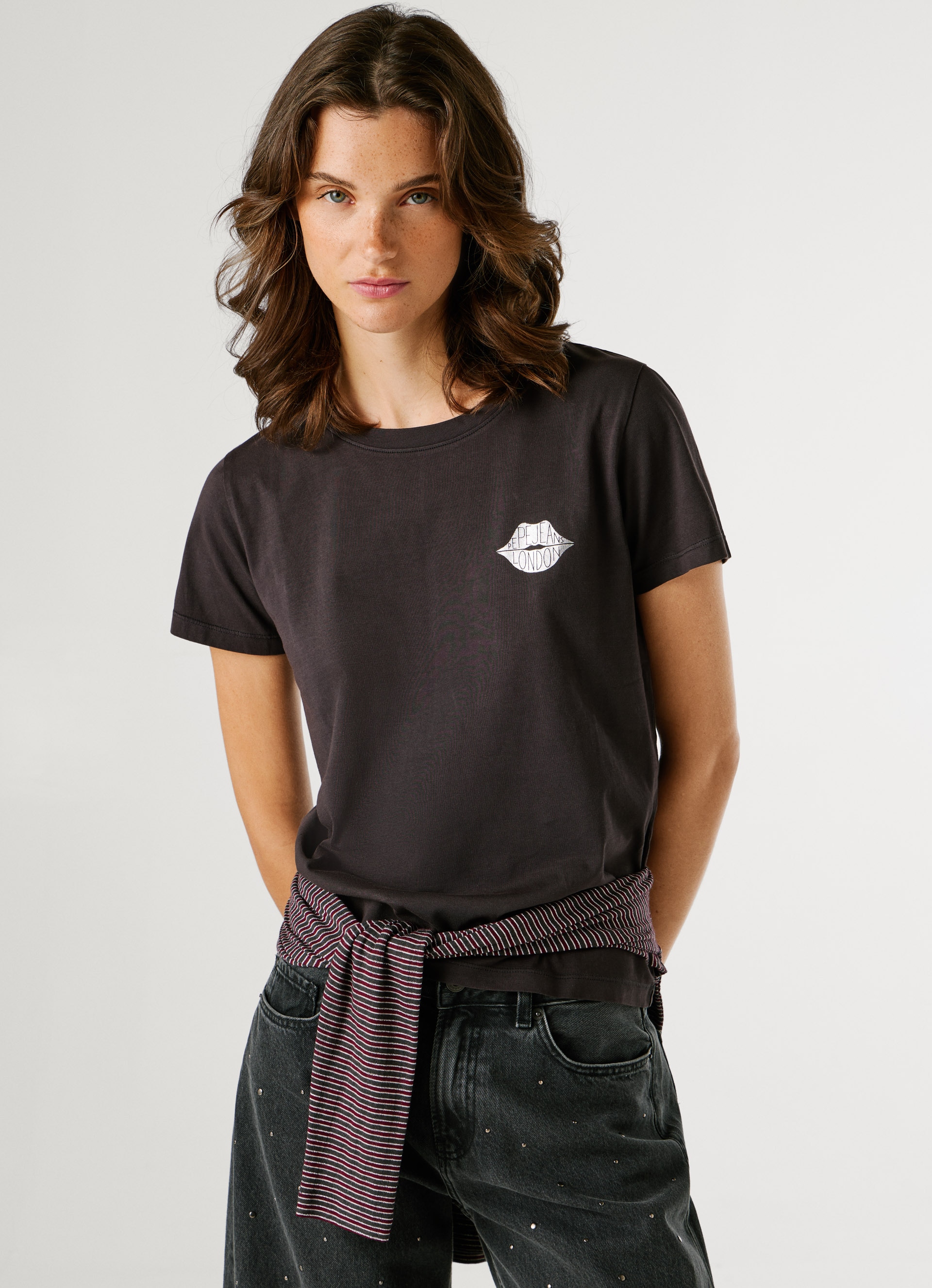 Image of Pepe Jeans T-Shirt "BRULE" mit Runhals, kleiner Print auf der Brust