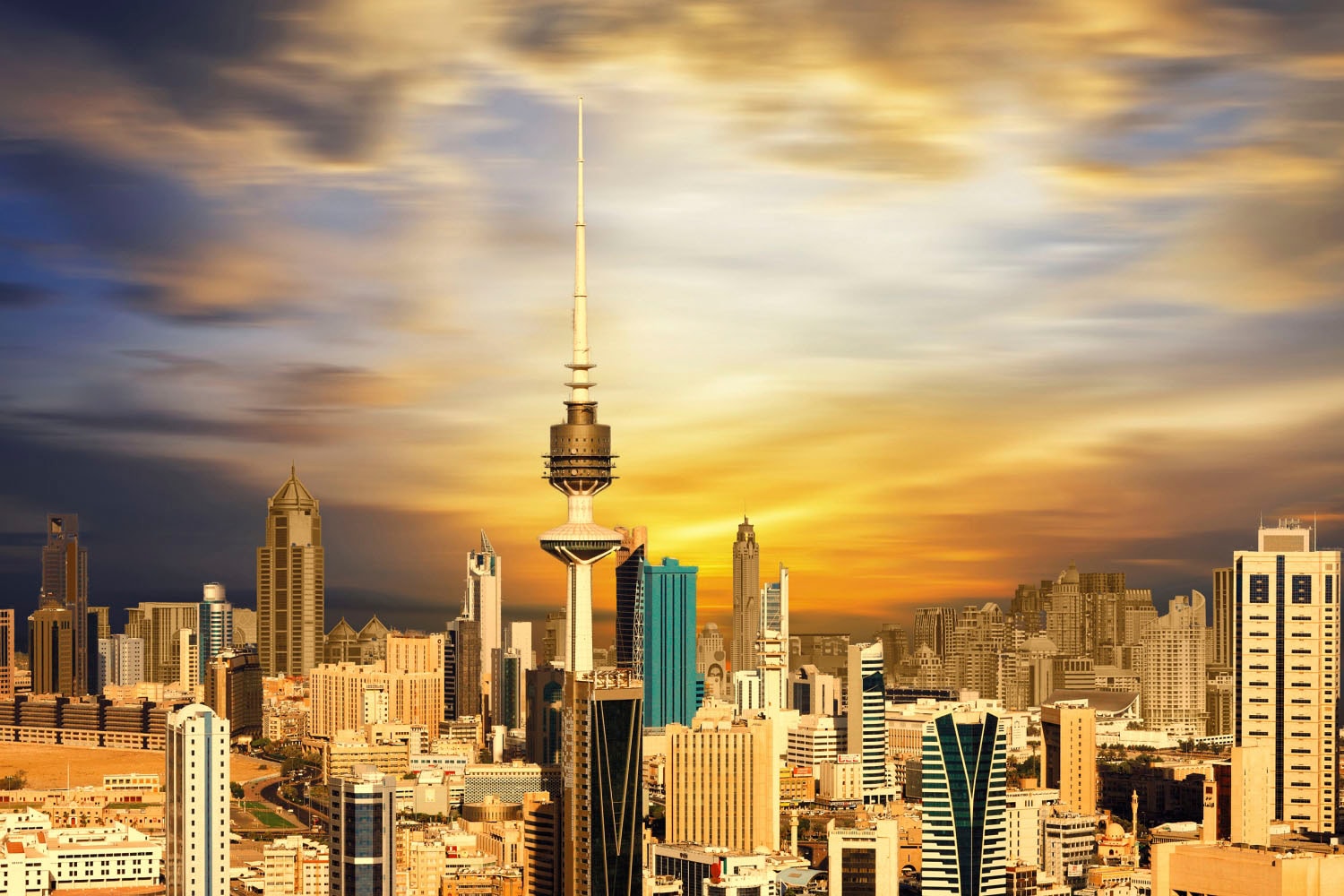 Image of queence Acrylglasbild "Skyline" Gebäude Skyline Städte Fine Art-Print in Galeriequalität