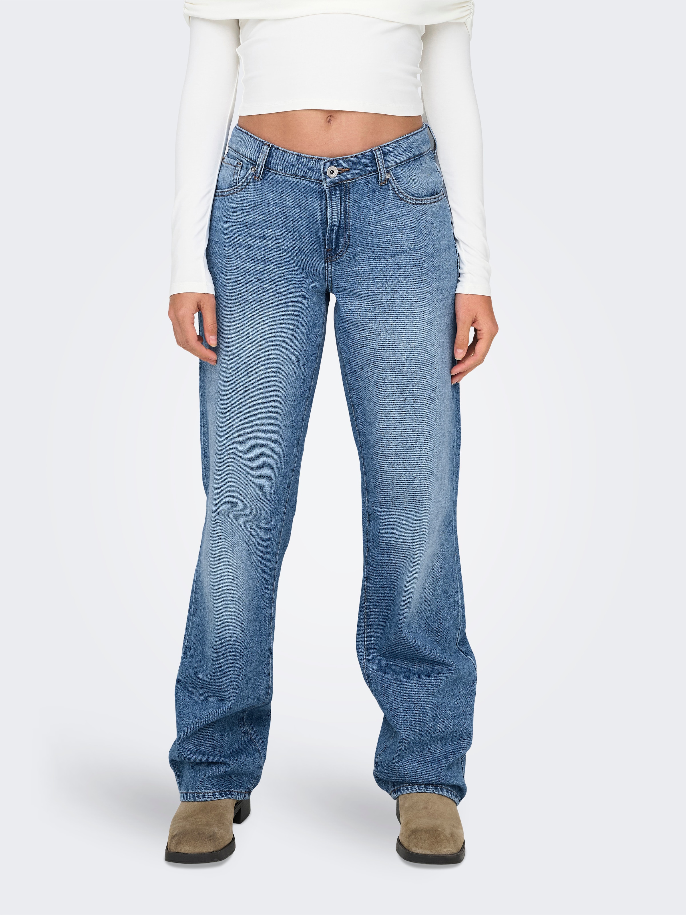 Image of ONLY Low-rise-Jeans "ONLBRITNEY LOW STRAIGHT DNM AZG OS" Mittlere Waschung für einen gewaschenen und getragenen Denim-Look
