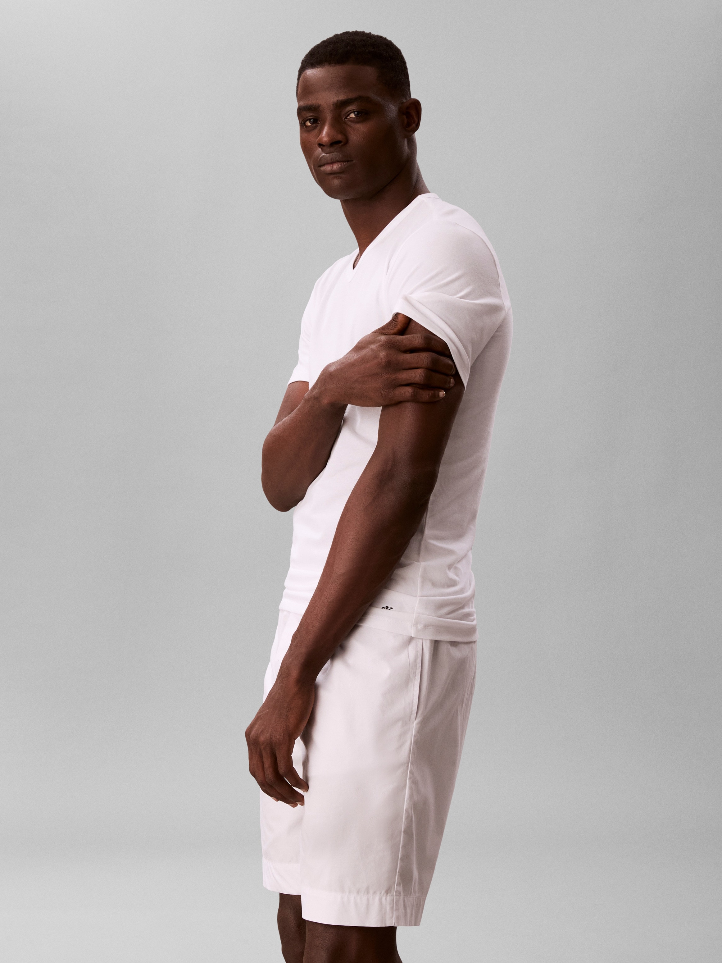 Calvin Klein Underwear T-shirt »S/S V NECK 3PK« Packung, 3er-Pack, 3 mit Logo am Saum