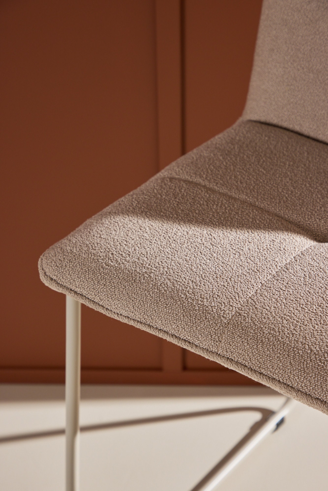 Venture Home Tabouret de bar »Bisbee, 2er-Set Barhocker mit Fussstütze, belastbar bis 120 kg« Ensemble, 2 cuis tlg. Tresenstuhl, weicher Bezug, Stahlbeine, Fussstütze, modern