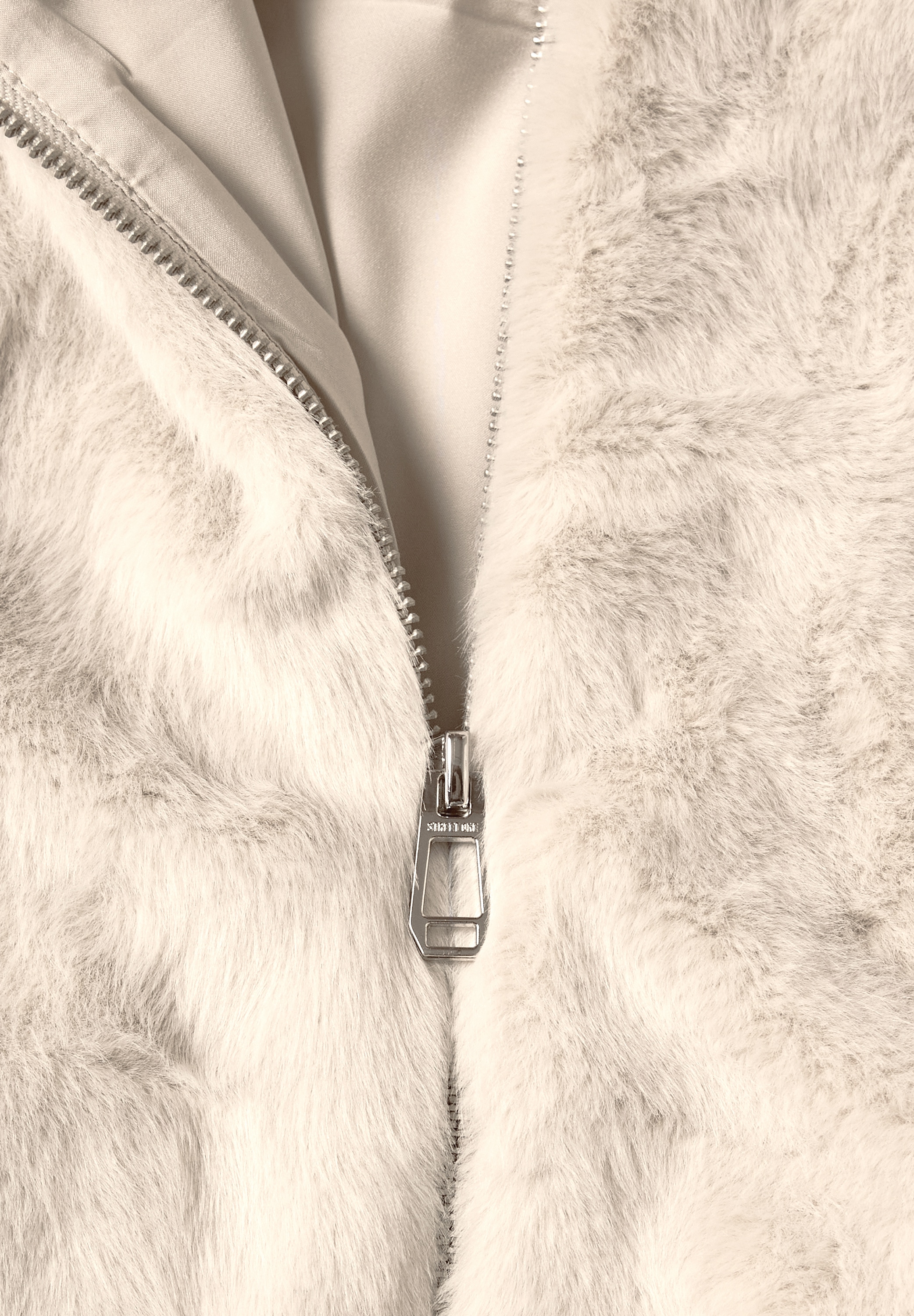 STREET ONE Fellimitatjacke mit Kapuze Kurze Fake-Fur-Mix Jacke mit Kapuze