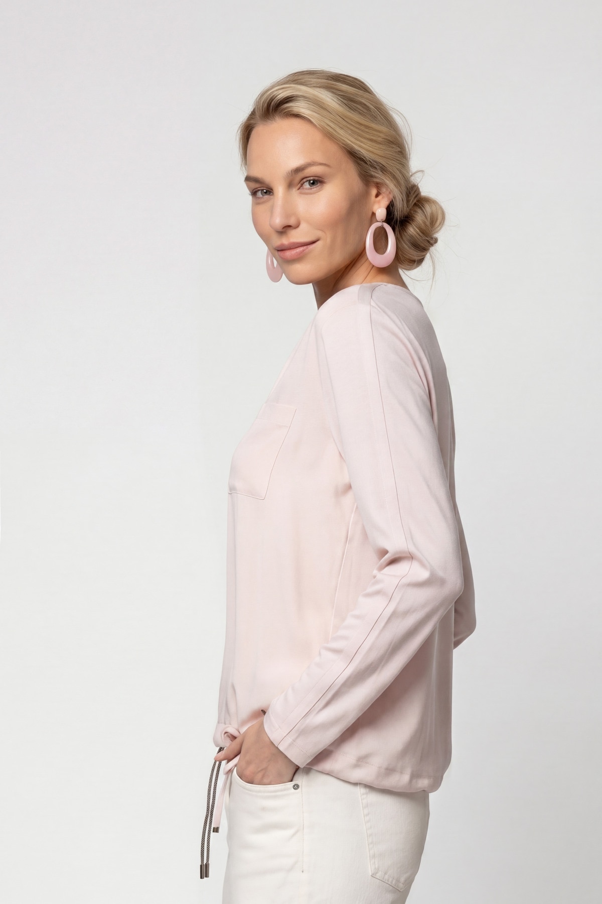 Monari Blouse à enfiler »Schluse Basic Schmuck« coupe régulière avec col en V