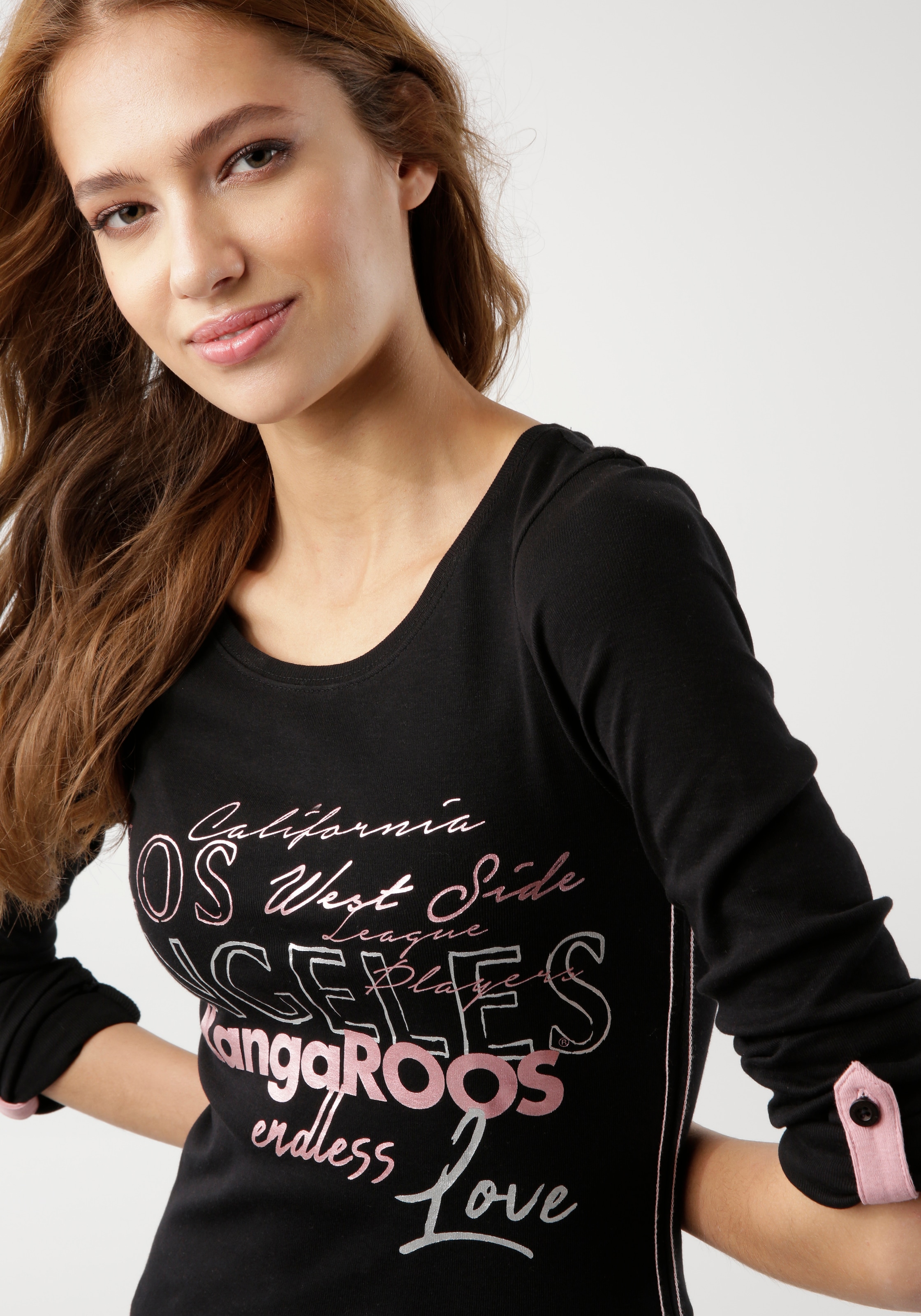 ♕ KangaROOS Langarmshirt, mit grossem Logo-Print & Krempelärmeln  versandkostenfrei kaufen | Rundhalsshirts
