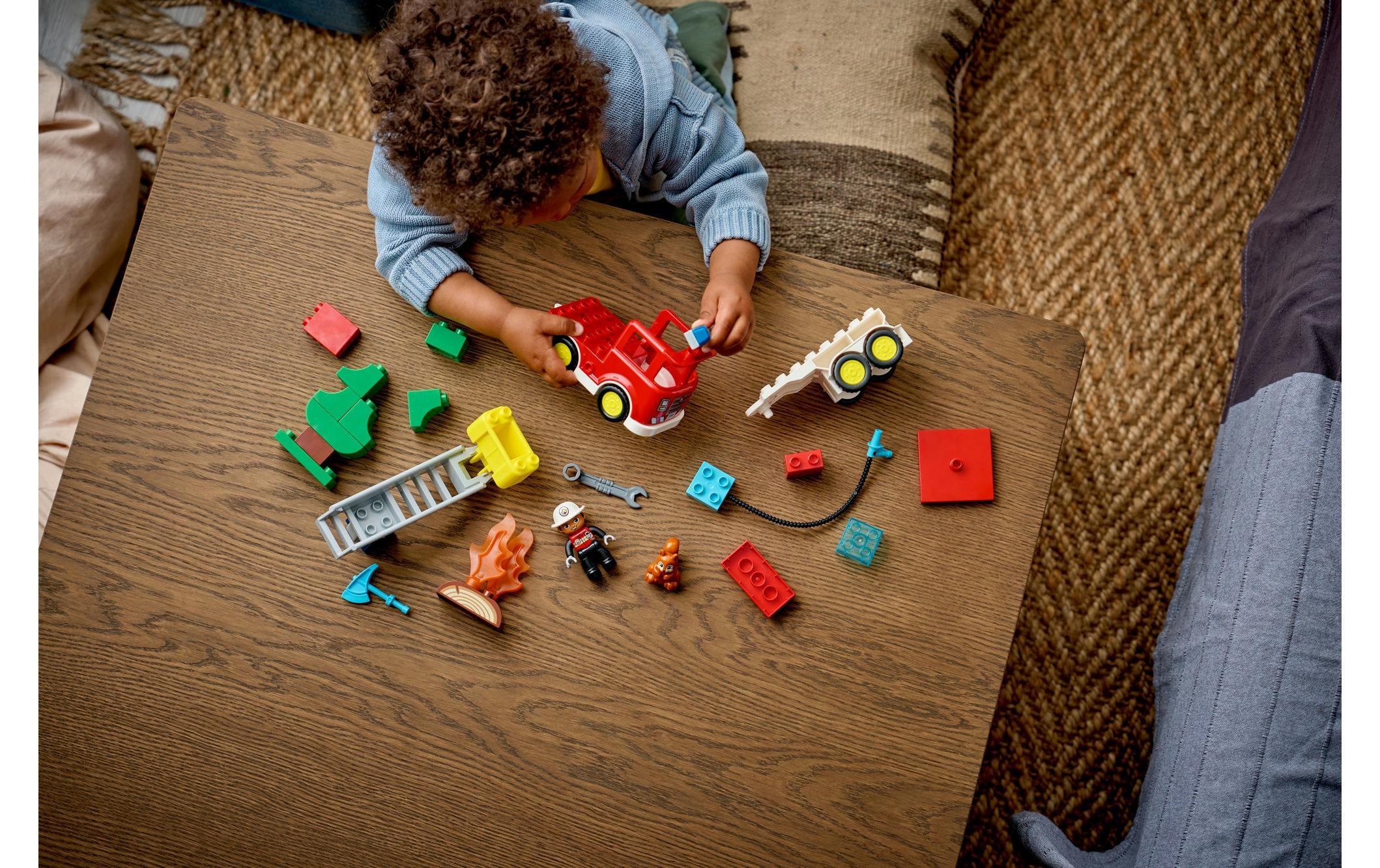   Pions de construction »DUPLO® Löschauto mit Schlauch und Feuerwehrmann 10473« Kategorie: Polizei & Feuerwehr