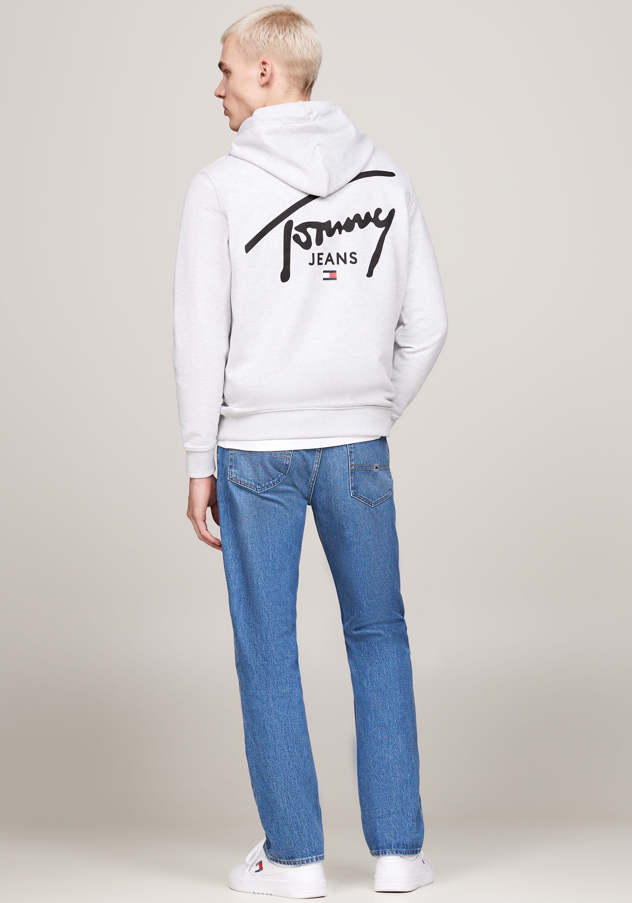 Tommy Jeans Kapuzensweatshirt »TJM REG ENTRY GRAPHIC HOODIE EXT«, mit Logoschriftzug