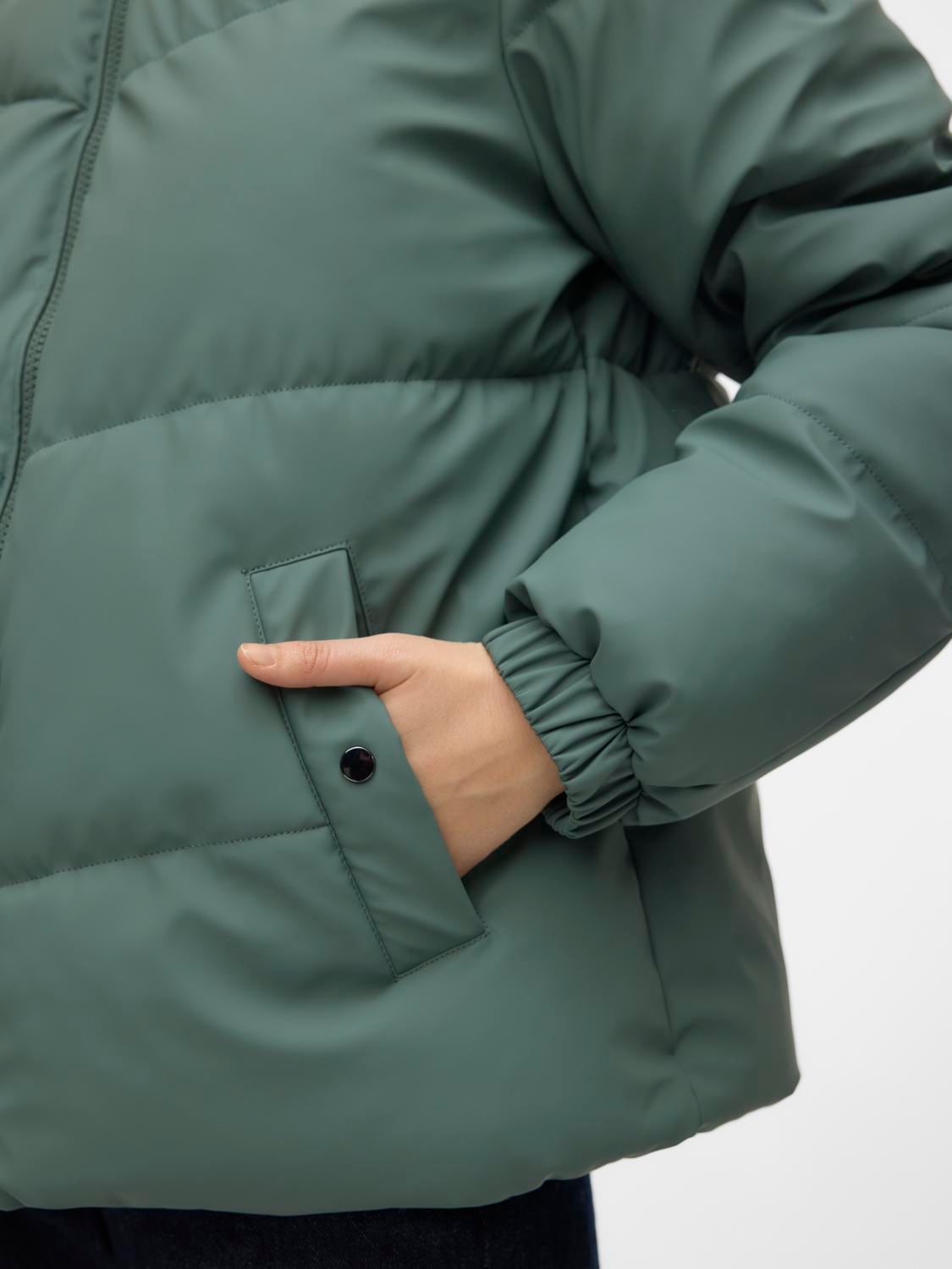Vero Moda Steppjacke »VMGRETAMIA SHORT COATED JACKET ENT«