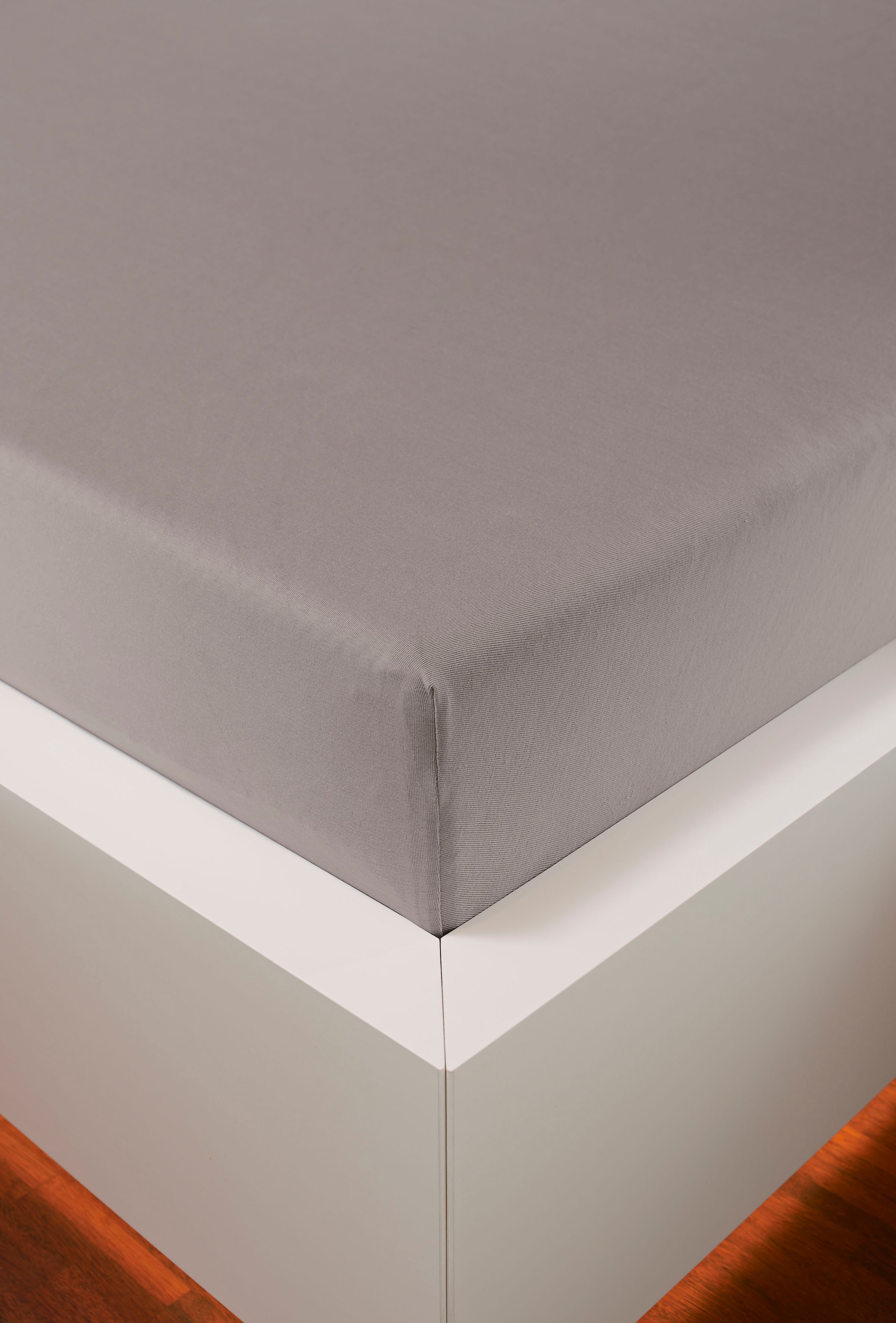 Image of bellana Spannbettlaken "bellana exclusiv aus 100% Mako-Baumwolle, 150 g/m², bügelfrei" feinste Mako-Baumwolle, Spannbetttuch für Matratzen bis 25cm Höhe