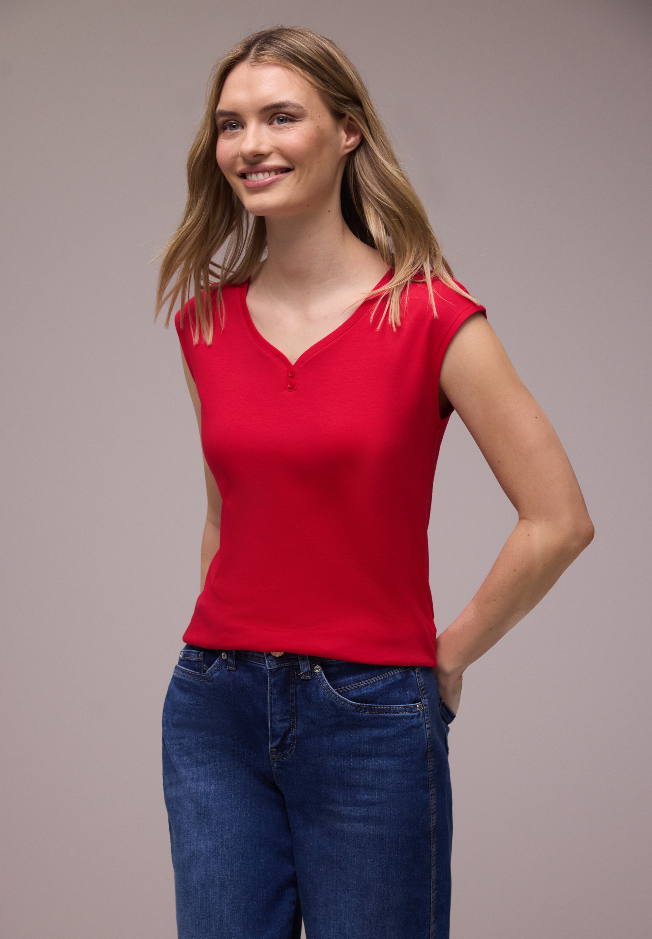Image of STREET ONE Shirttop mit gerundetem V-Ausschnitt und Knopf-Detail