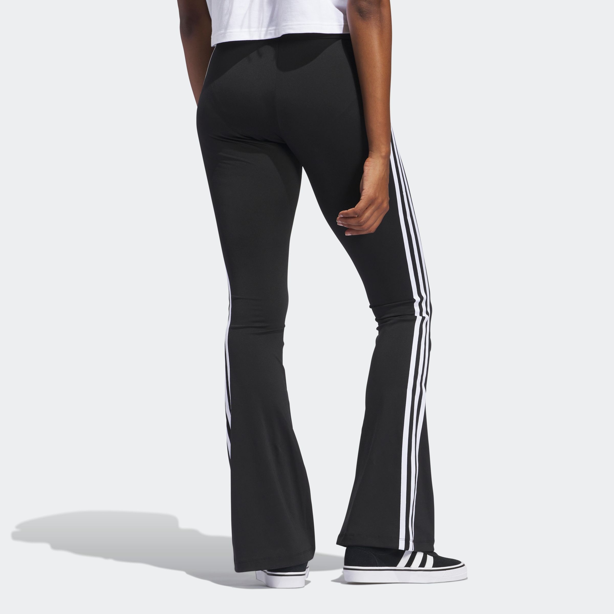 adidas Originals »FLARED LEGGINGS«  mit ausgestelltem Bein, sportliche 3-Streifen, stretchiges Material