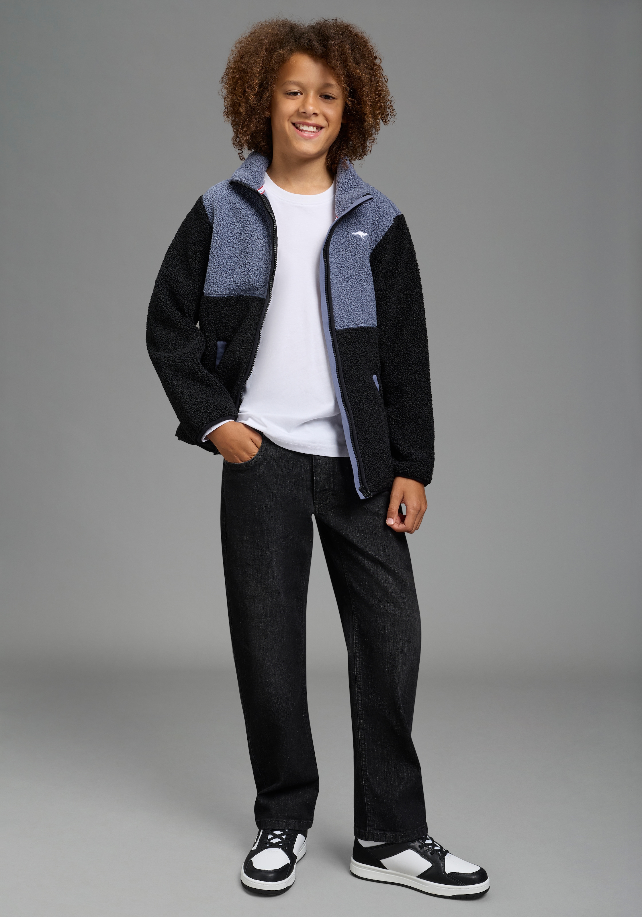 KangaROOS Jeans loose fit »Jeans mit weitem Bein« avec broderie logo