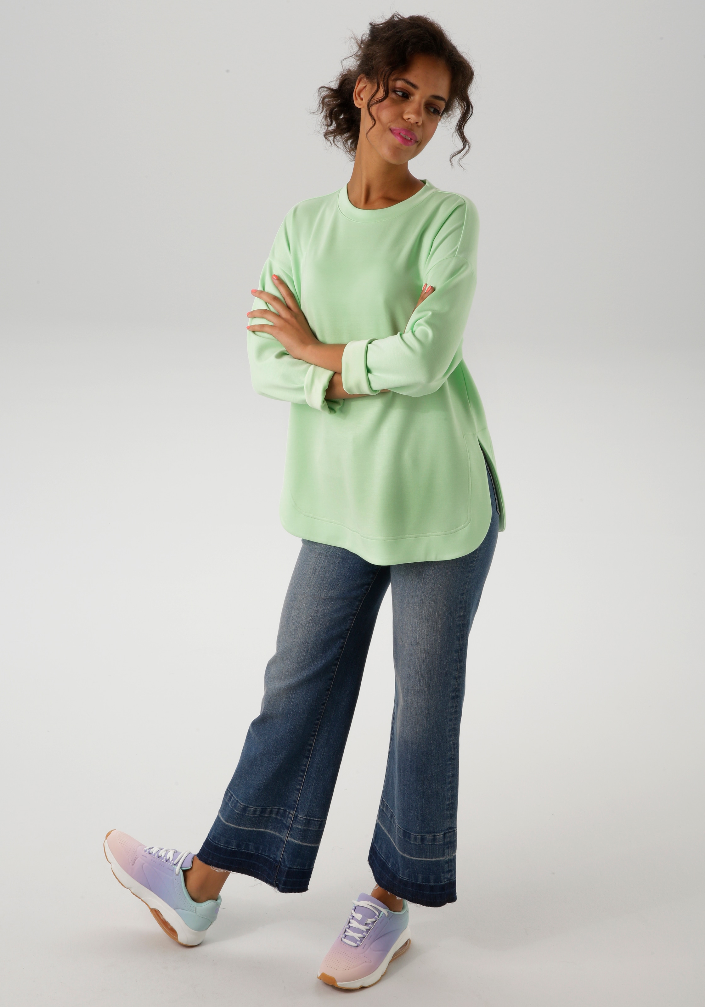 Aniston CASUAL Sweatshirt, in trendiger Farbpalette