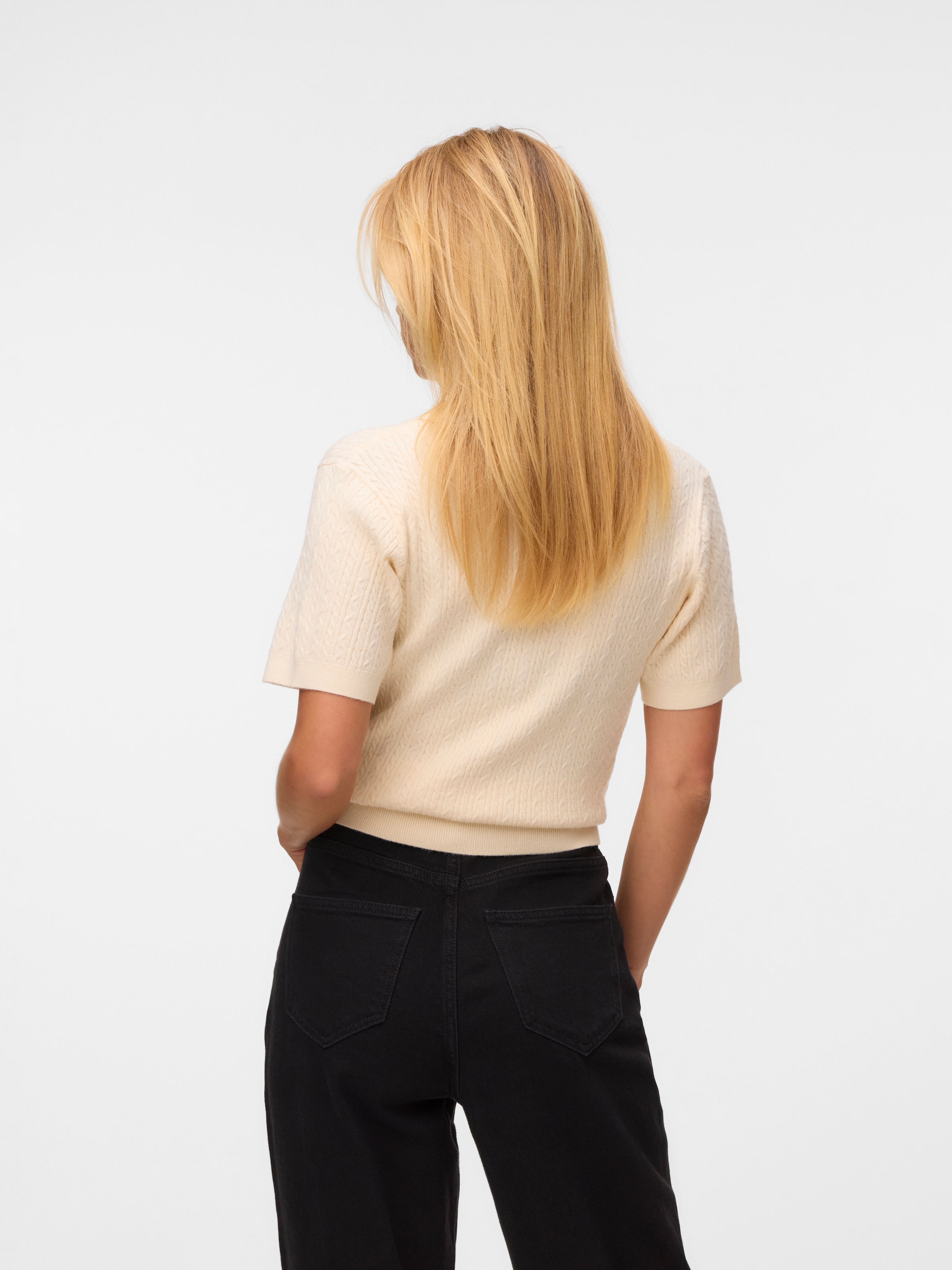 Vero Moda Pull à col polo »VMGOLD CABLE SS POLONECK PULLOVER« mélange viscose, coupe régulière