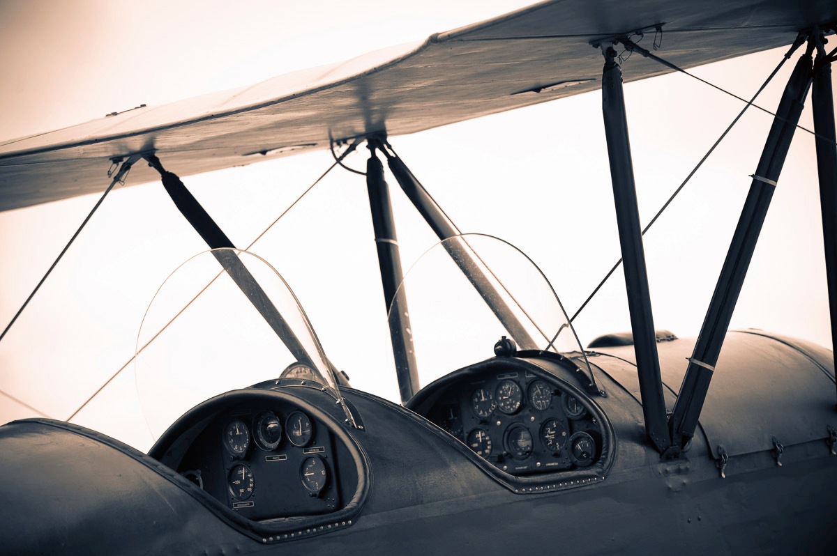 Image of Papermoon Fototapete »Vintage Flugzeug«, Vliestapete, hochwertiger Digitaldruck bei Ackermann Versand Schweiz