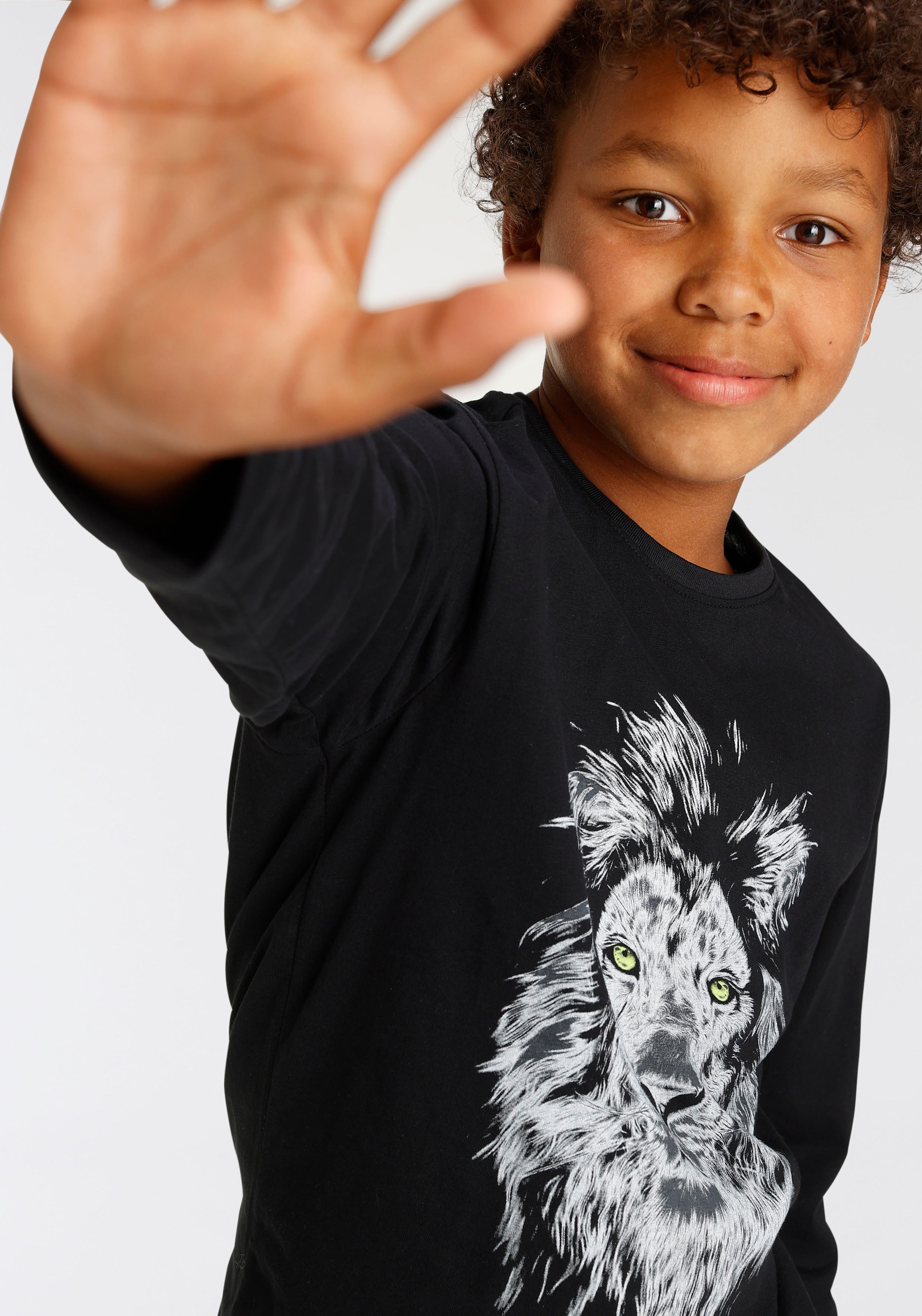 KIDSWORLD Langarmshirt »WHITE LION«, Langarm, Basic-Passform, mit modischem Druck, Rundhalsausschnitt