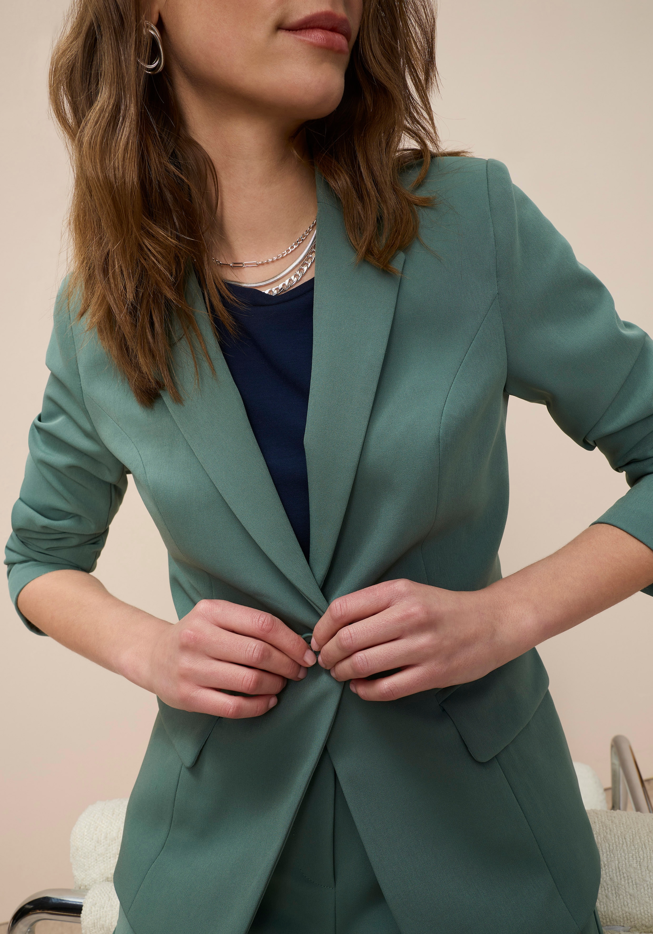 Tamaris Kurzblazer in Trendfarben - mit passender Hose