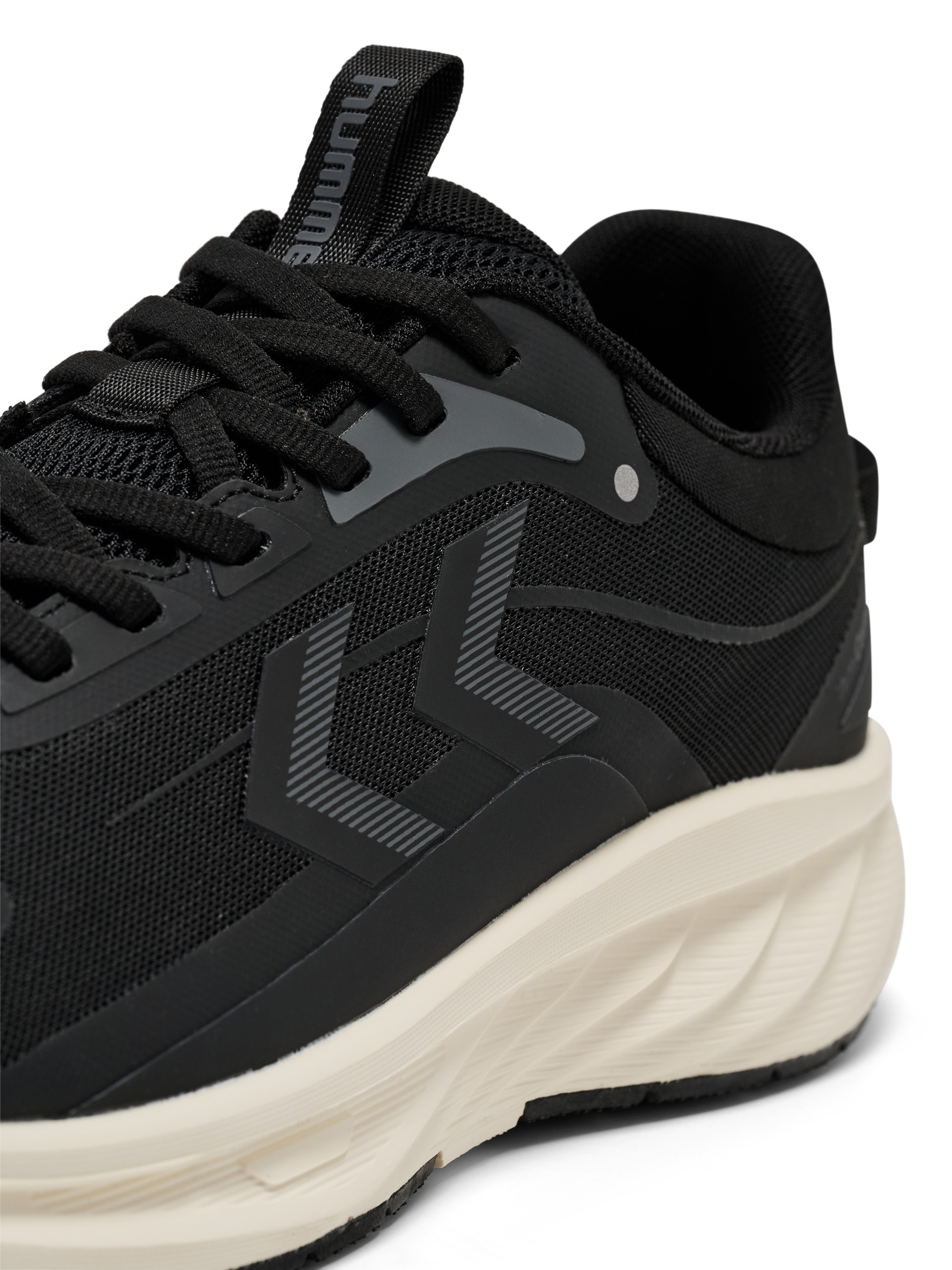 hummel Sneakers »FOCUS 8000«  matière supérieure respirante, fort amorti, lacets