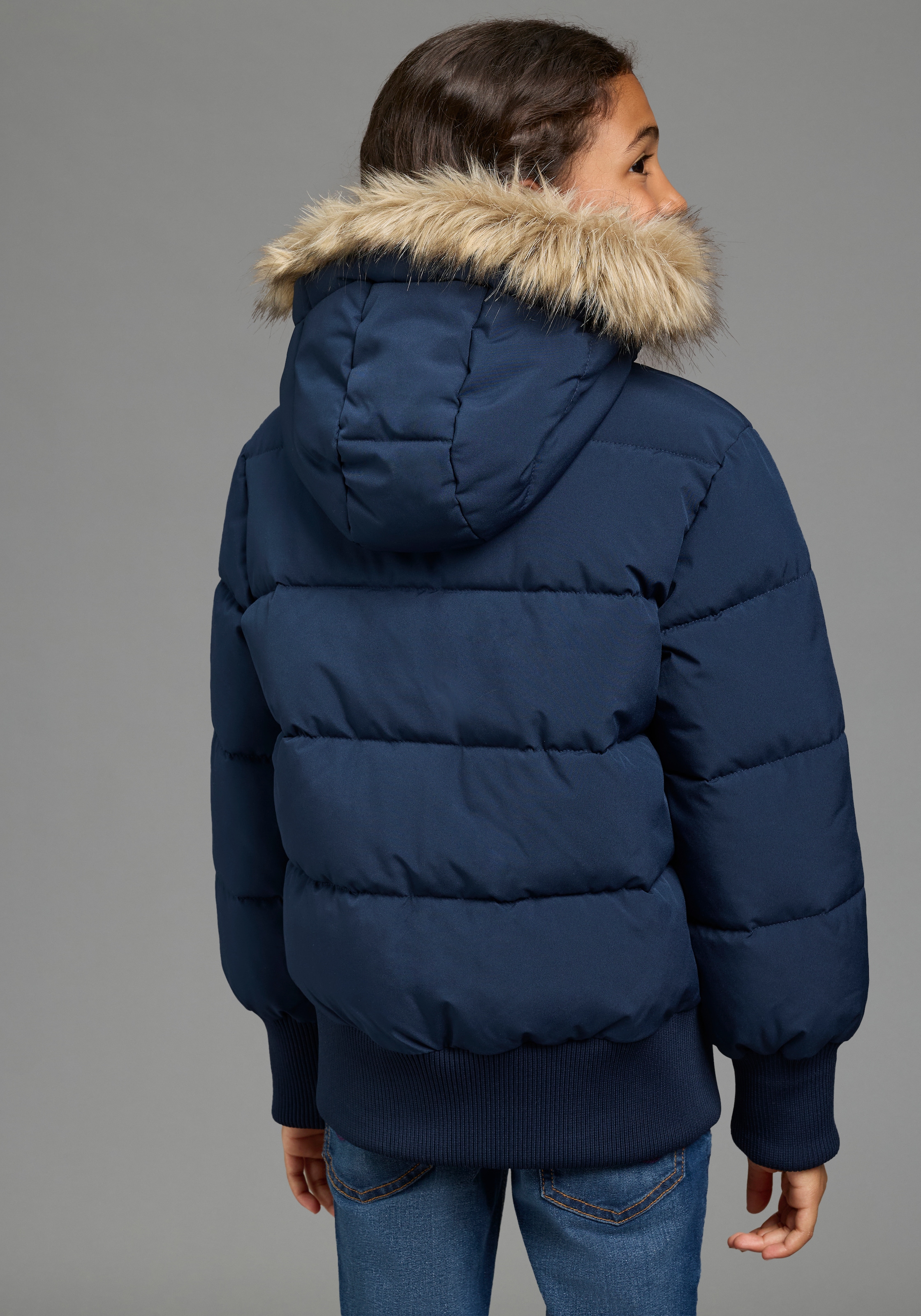 KangaROOS Veste d'extérieur »Winterjacke mit Fellkragen und reflektierenden KangaROOS Logo-Print« avec capuche Veste chaude avec large bord-côte, doublure à capuche,