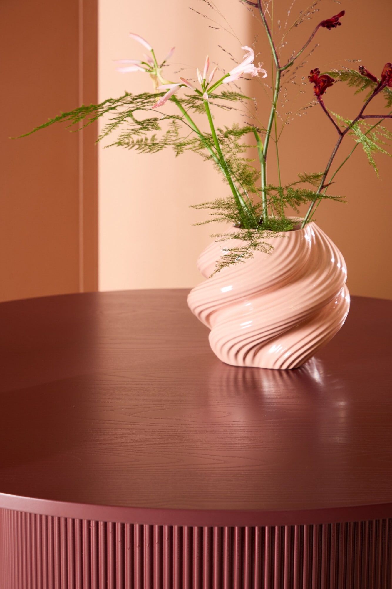 Venture Home Esstisch »Lenox, runder Esstisch in tiefem Bordeauxrot, kraftvoll, Ø 110 cm« Esszimmertisch, MDF, einheitlich bordeaux, rund, modern, elegant