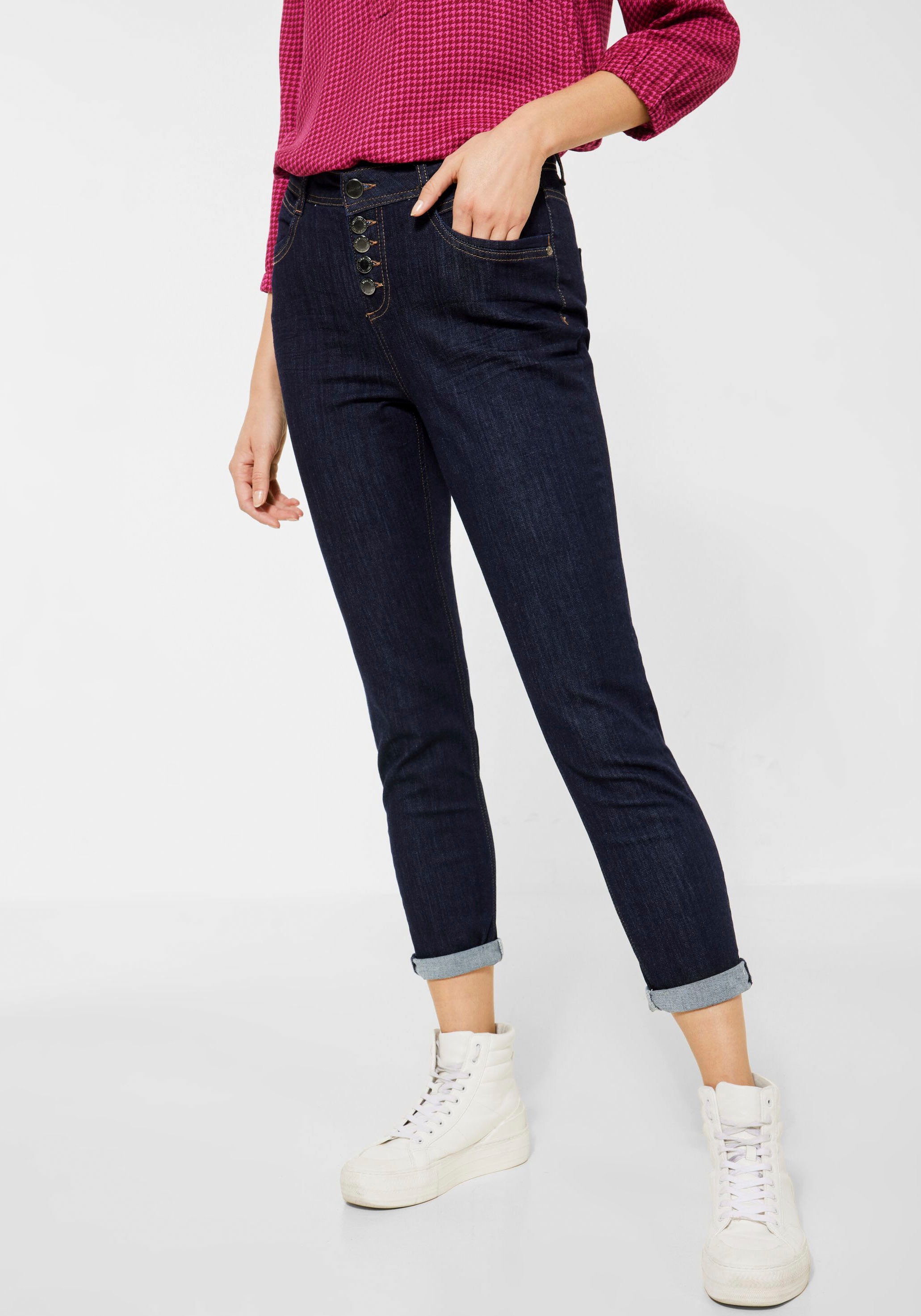 ♕ STREET ONE Slim-fit-Jeans »Style Mom«, mit Kontrastnähten an den  Gürtelschlaufen versandkostenfrei kaufen