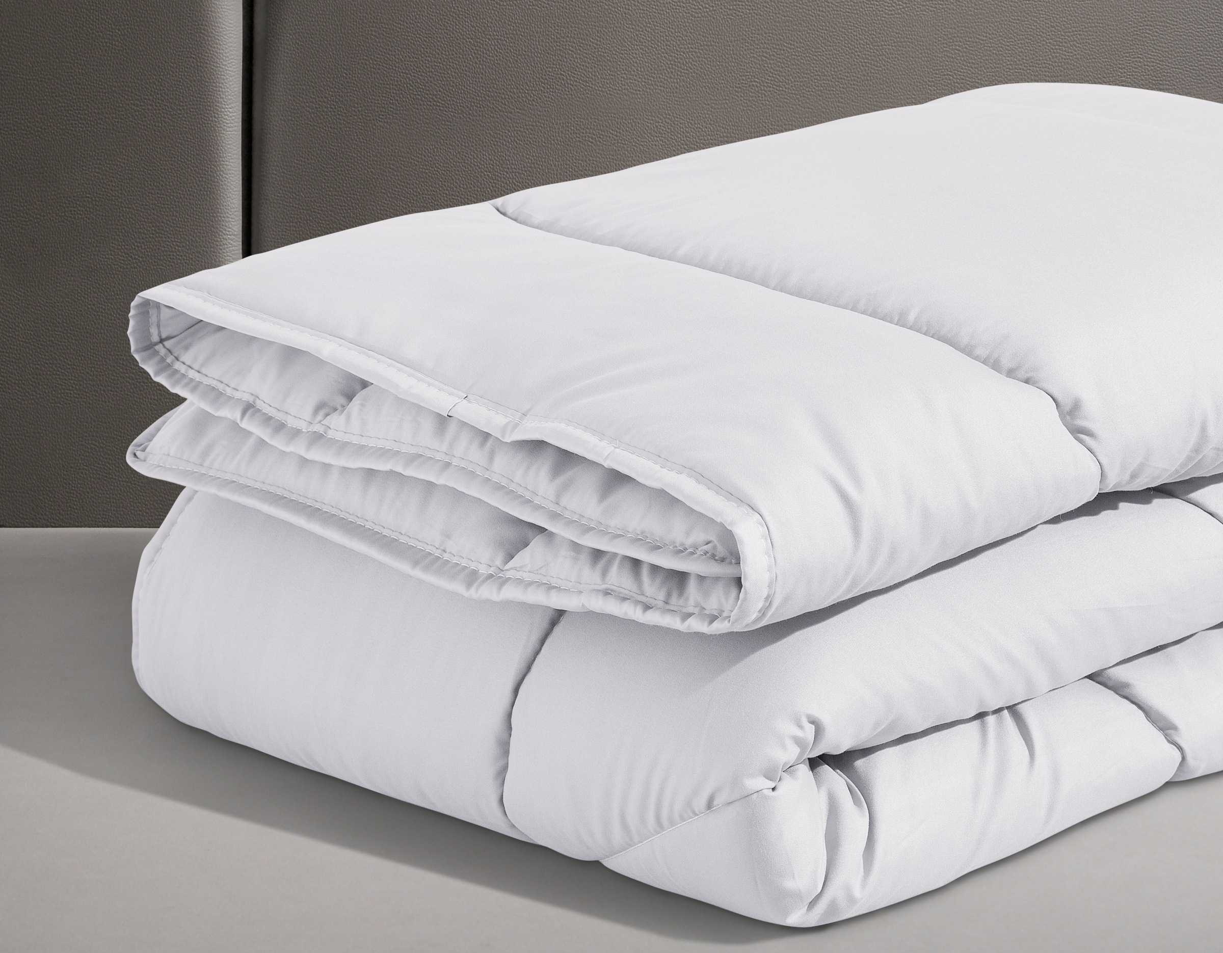 OTTO home Microfaserbettdecke "Microlux, Bettdecke 135x200 cm und Übergrößen bis 240x220cm" normal Füllung Feuchtigkeitsregulierende 3D Klimafaser (Polyester) 1 Stk. tlg. fest versteppter Bezug - keine Bettwäsche nötig, Sommer, Winter
