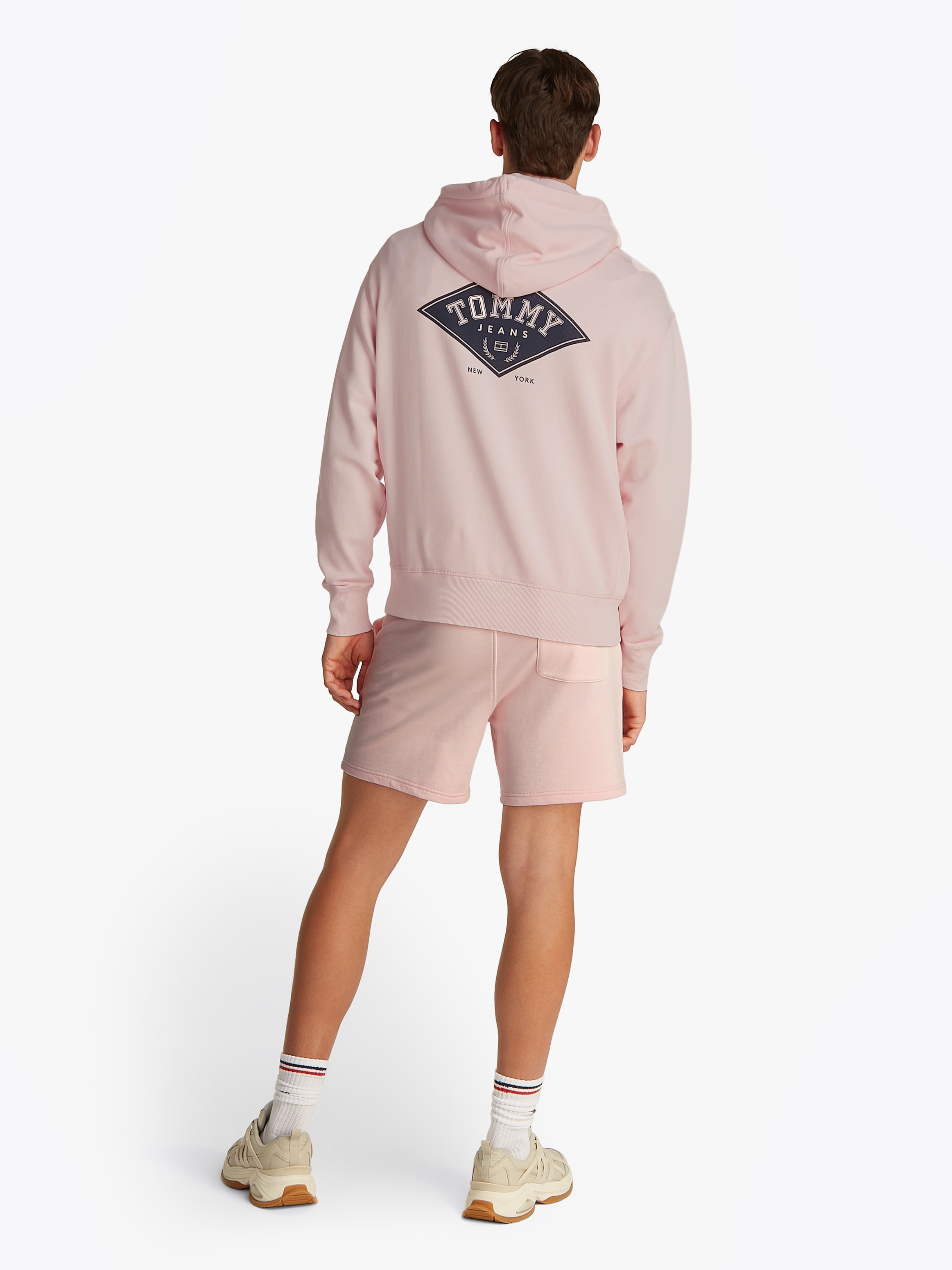 Tommy Jeans Kapuzensweatshirt »TJM RLX VARSITY GRAPHICS HOODIE«, mit grossem Rückenprint