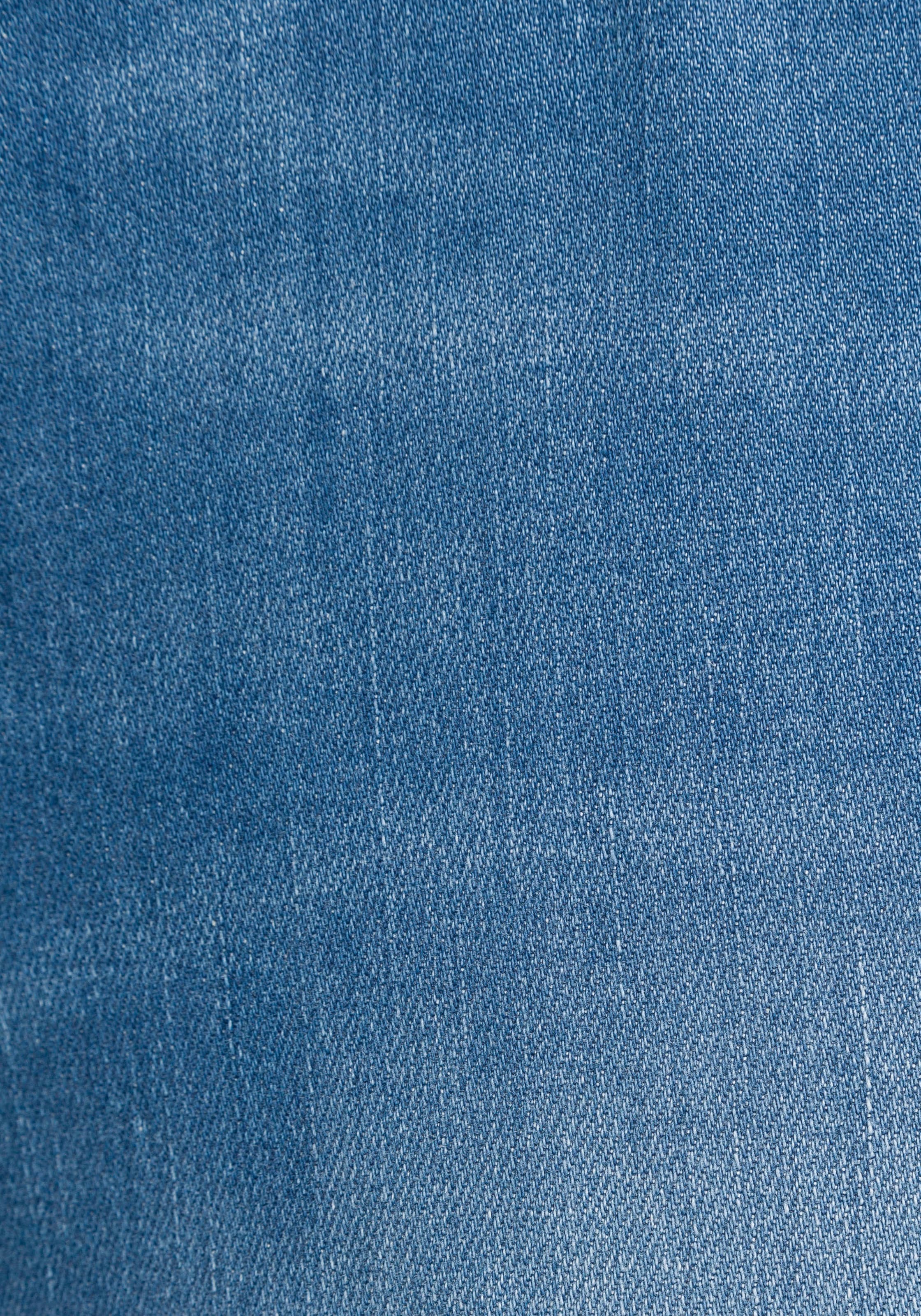 H.I.S Bootcut-Jeans »High-Waist«, wassersparende Produktion durch OZON WASH