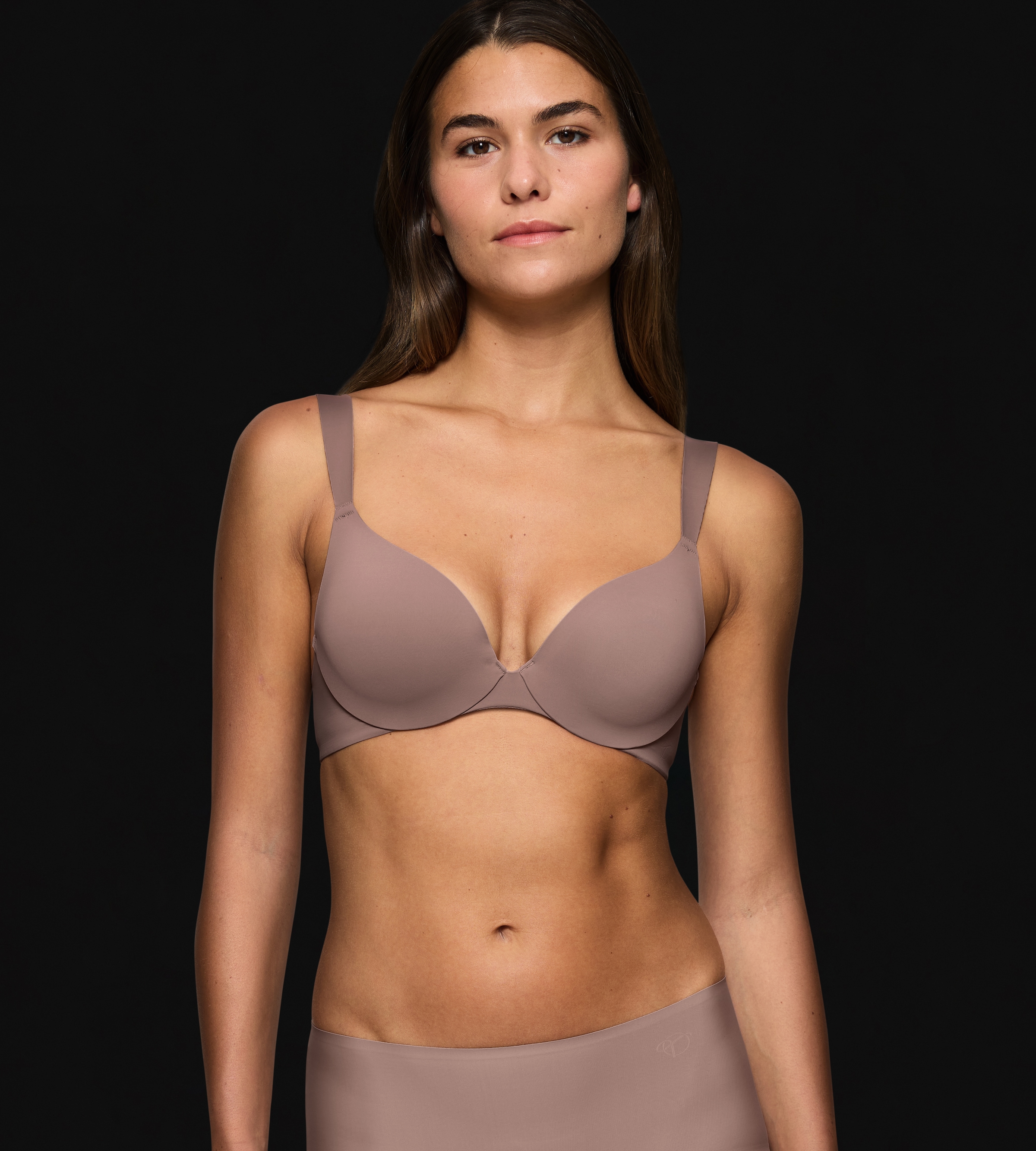 Triumph Bügel-BH »Body Make-Up Illusion«, mit tiefem Dekolleté, gepolsterte Cups, Komfort-Bügel, Microfaser