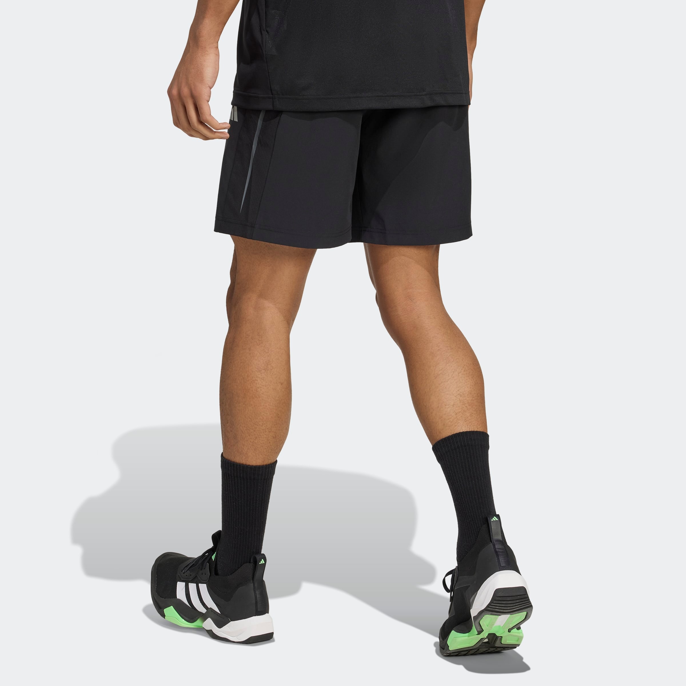 adidas Performance Short »TECH APPAREL«  aus weichem Stretchmaterial, mit Mesh-Belüftungseinsatz