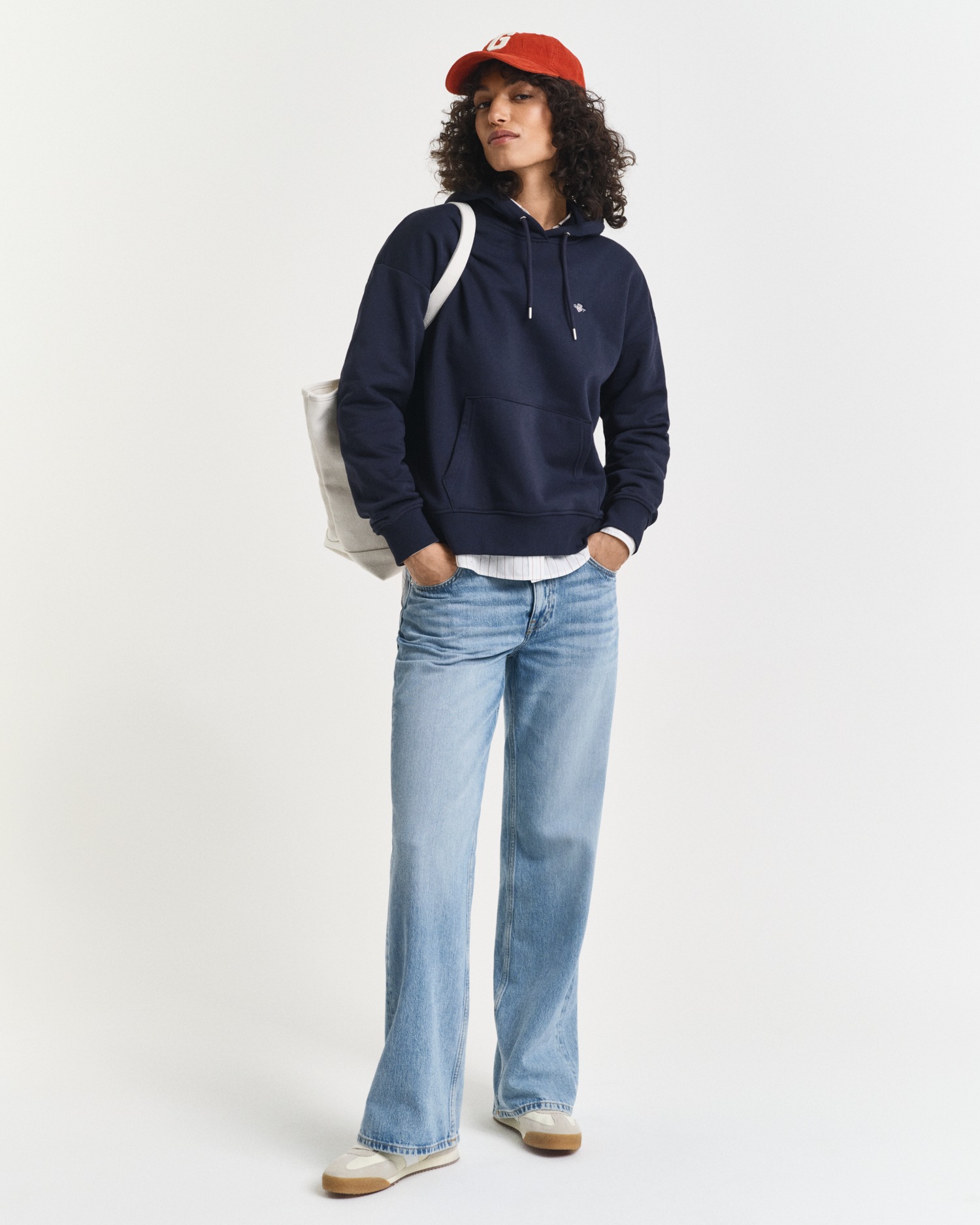 Gant Hoodie »SHIELD HOODIE«, Grafische GANT-Stickerei auf der Brust