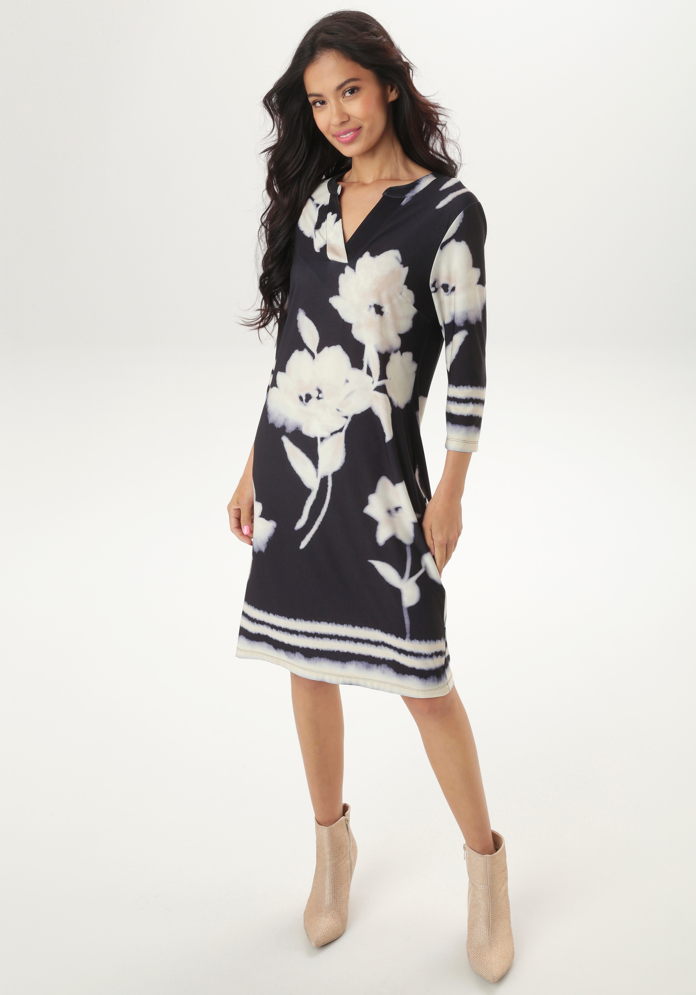 Aniston SELECTED Jerseykleid, mit grossflächigen Batik-Blumen und Blüten bedruckt - NEUE KOLLEKTION
