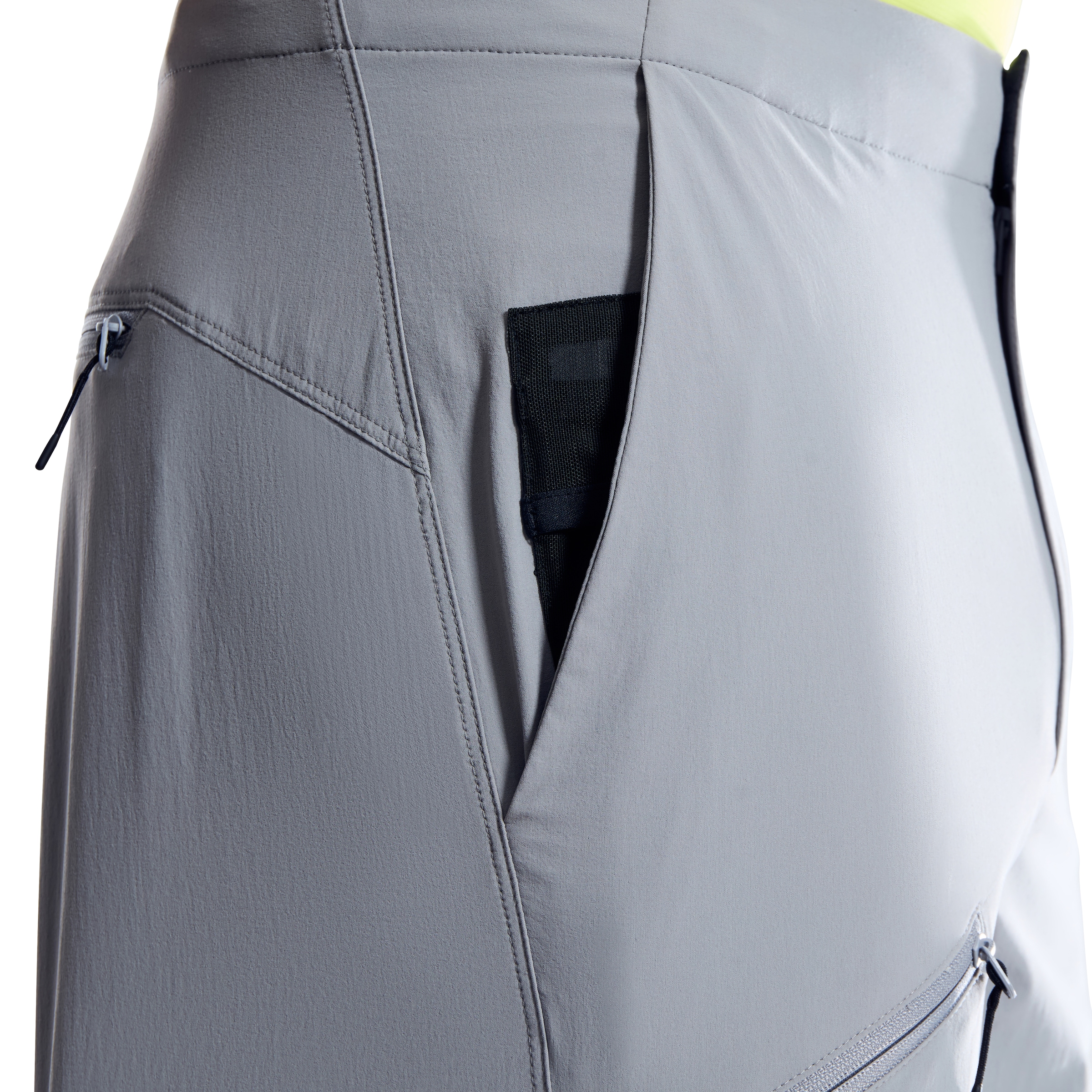 Berghaus Short fonctionnel »CALDBECK SHORT AM«  elastisches Material, leichtes Obermaterial, atmungsaktives Futter