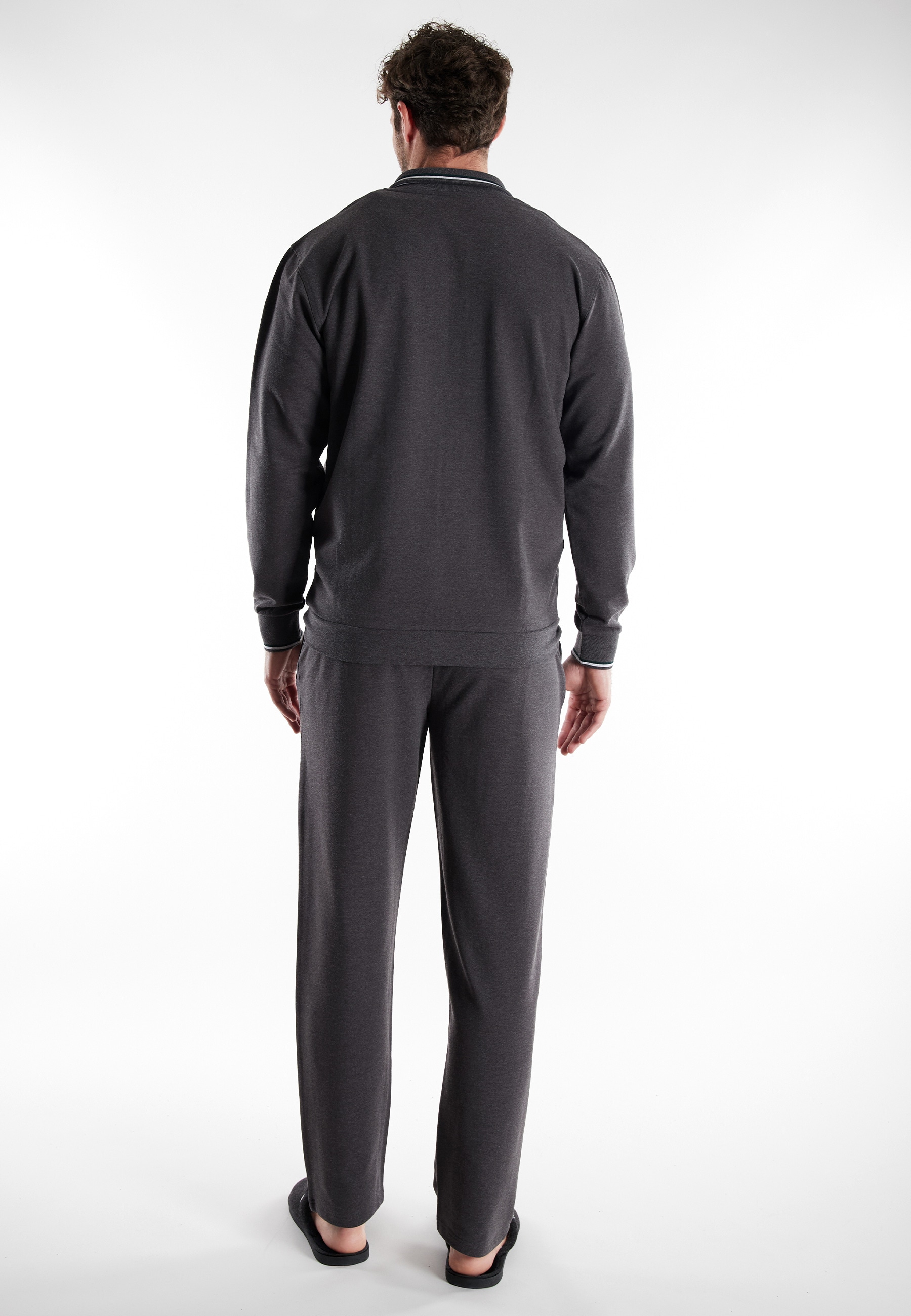 bugatti Loungeanzug »Bologna« 2 tlg. Langarm, lange Hose, mit Seitentaschen, mit Reissverschluss, bequem