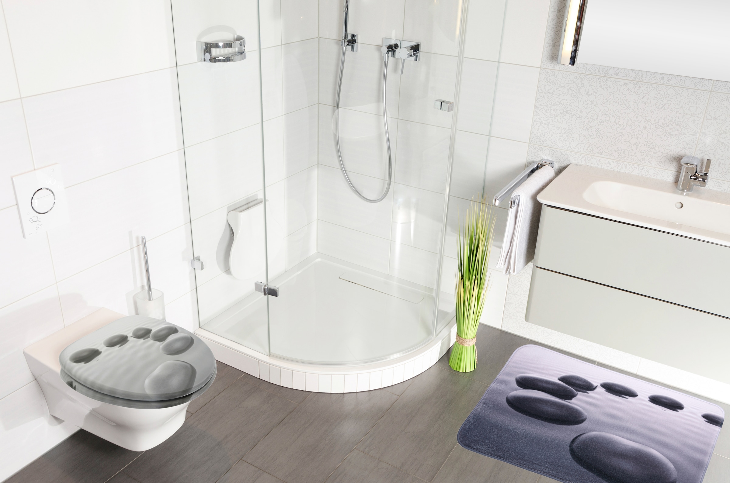 Sanilo Set d'accessoires de salle de bain »Black Stones« bestehend aus WC-Sitz, Badteppich, Stöpsel, Seifenspender, WC-Bürste