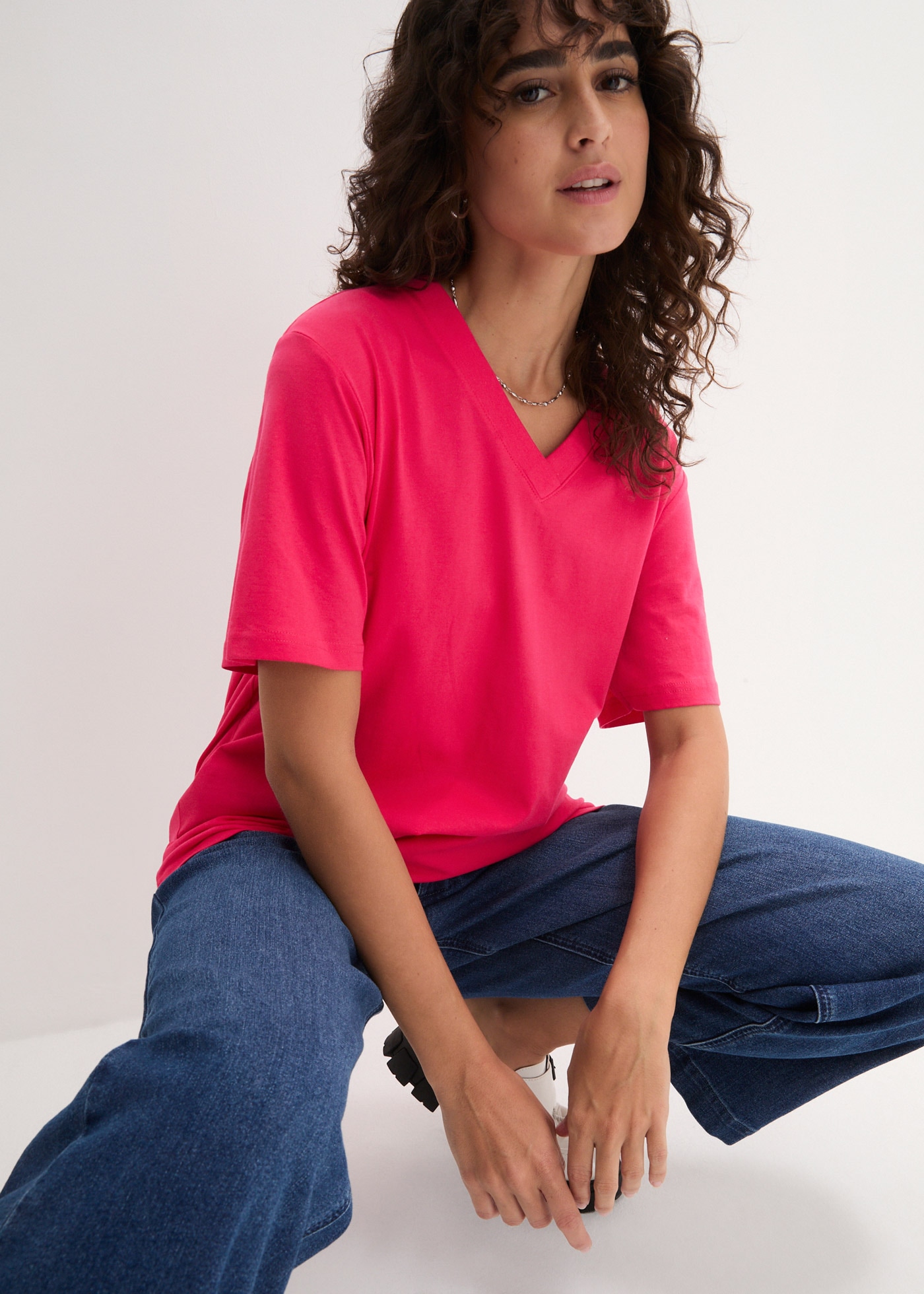 bonprix T-shirt long »Weites Long-Shirt mit V-Ausschnitt, Kurzarm (5er Pack)« Paquet, 5 pièces coupe ample, manches courtes, col en V, uni