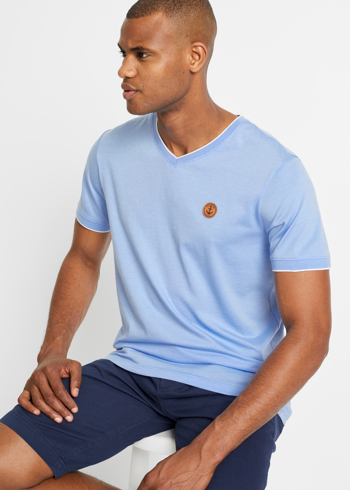 Image of bonprix T-Shirt Regular Fit, Kurzarm, mit V-Ausschnitt