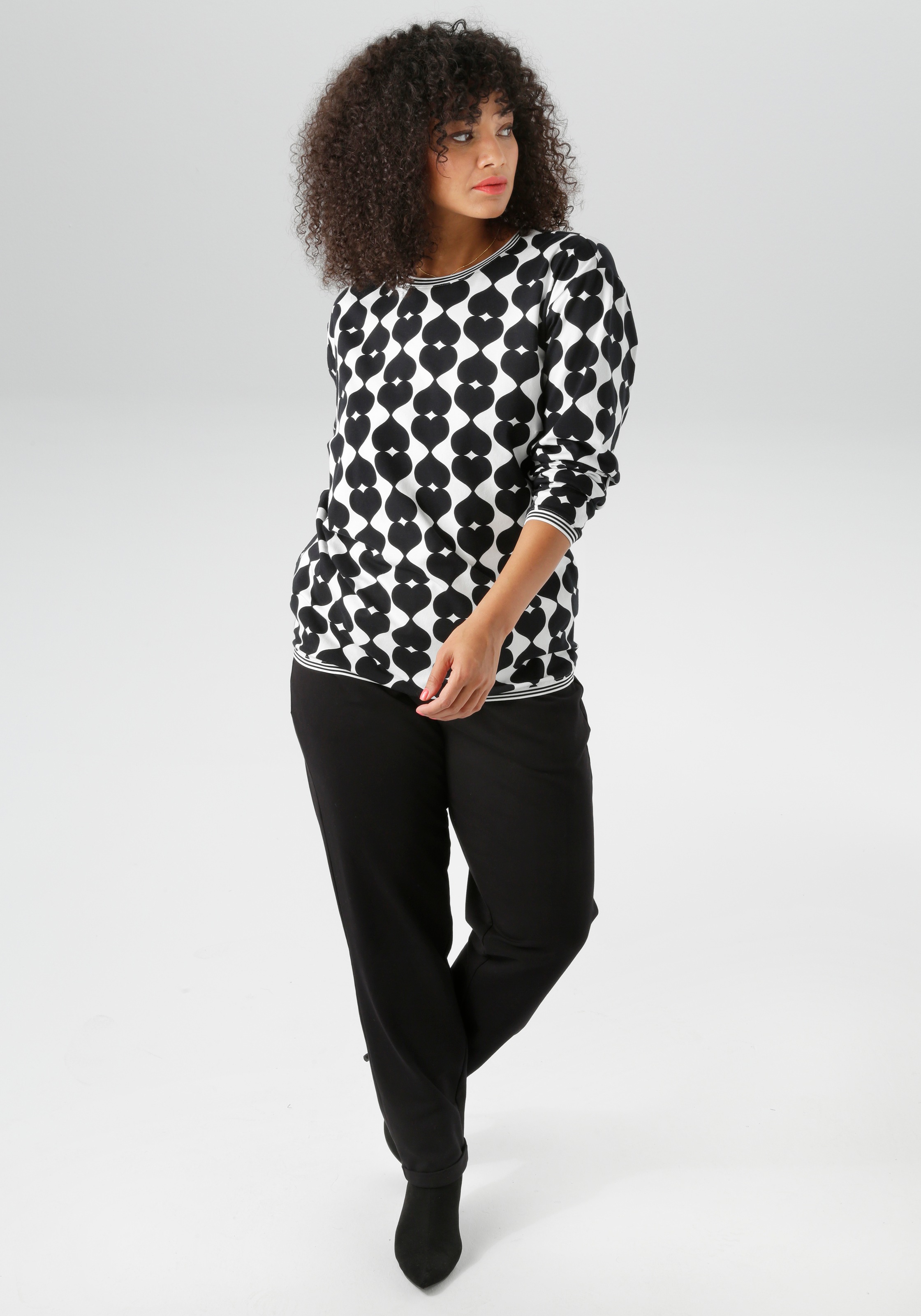 Aniston PLUS Sweatshirt, mit grossflächigem, Herzdruck - NEUE KOLLEKTION